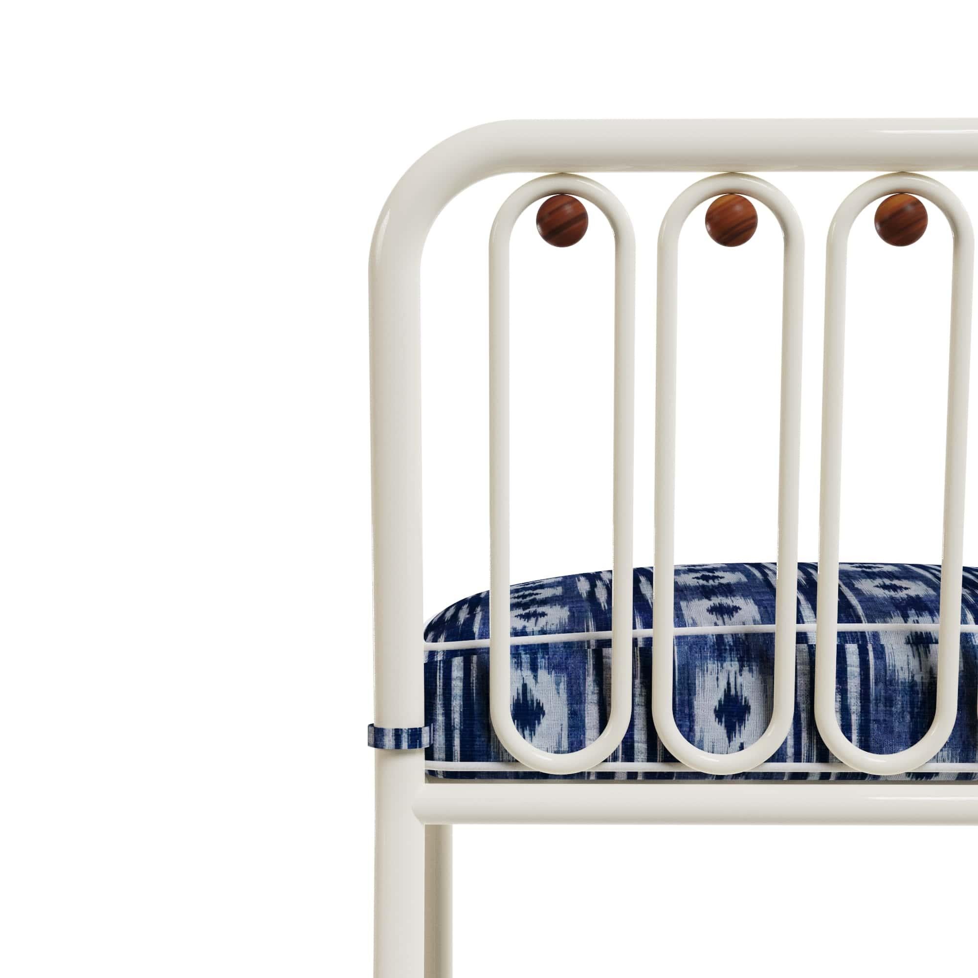 Ostuni Outdoor-Barstuhl aus lackiertem Metall mit Iroko-Holz-Details im Zustand „Neu“ im Angebot in Carvalhosa, PT