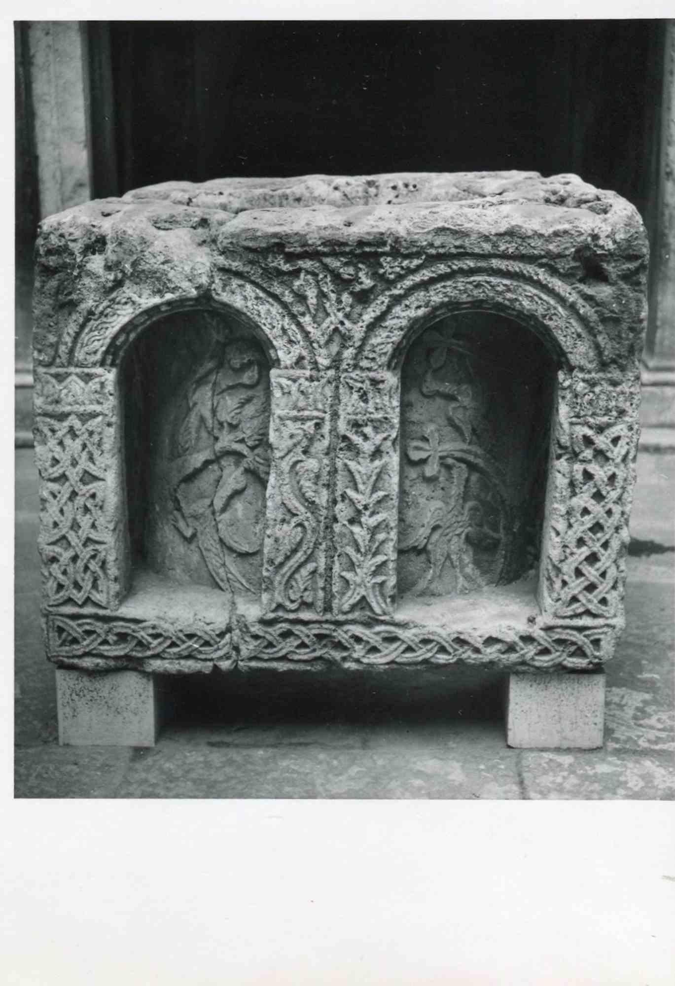 Osvaldo Böhm Black and White Photograph – Römische römische Tomb in Venedig - Vintage-Foto von Osvaldo Bohm - Anfang des 20. Jahrhunderts