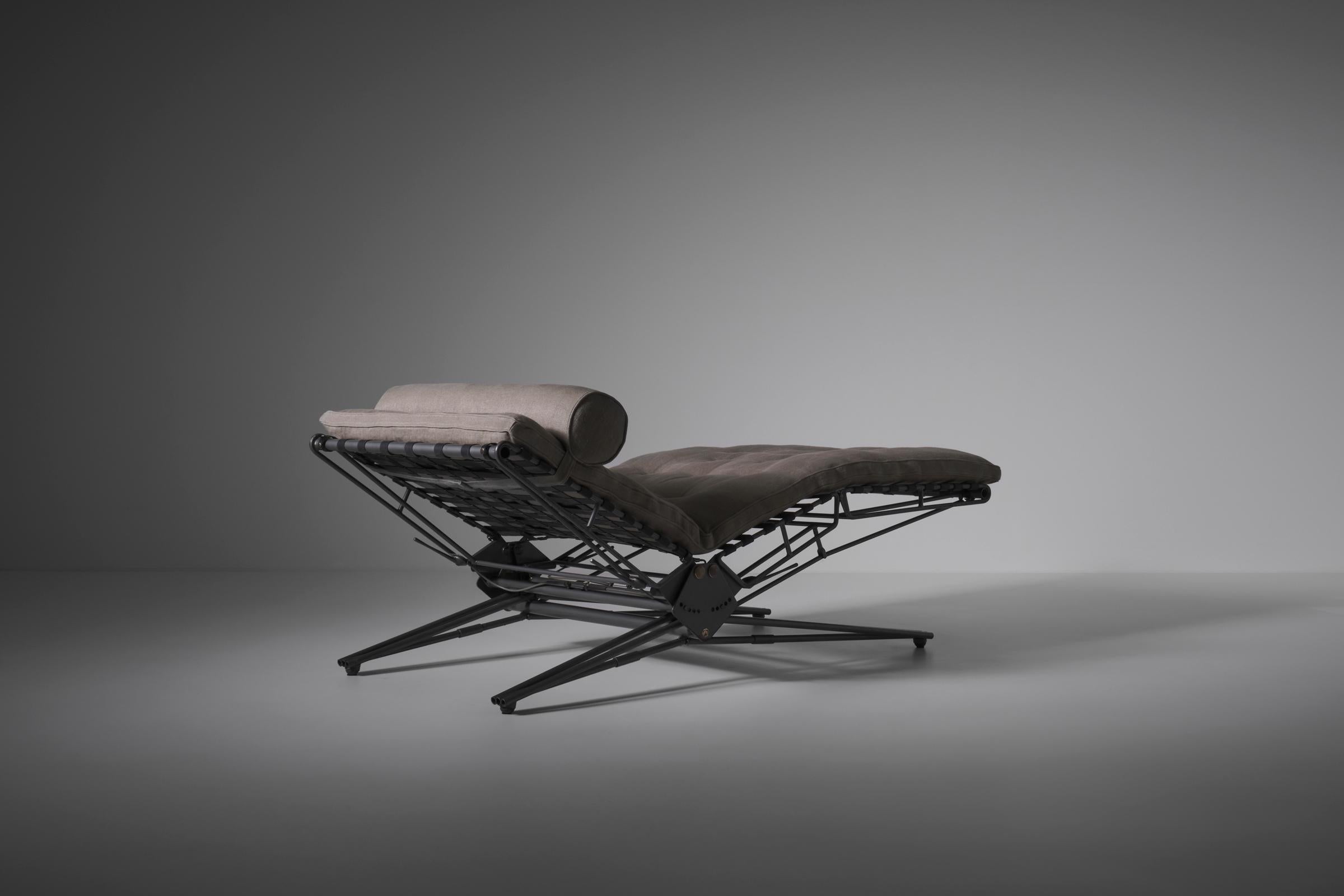 Osvaldo Borsani Adjustable ‘L77’ Daybed for Tecno, Italy, 1950s In Good Condition For Sale In Rotterdam, NL