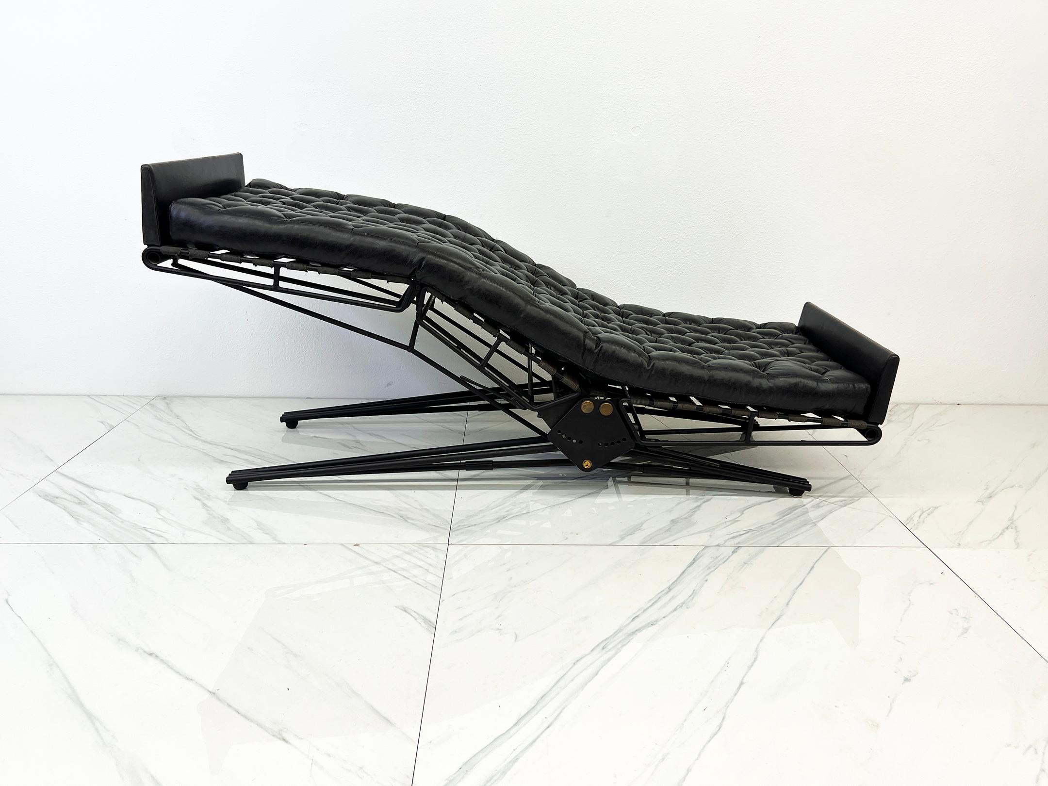 Osvaldo Borsani Chaise regolabile in pelle L77 per Tecno, Italia, anni '50 in vendita 1