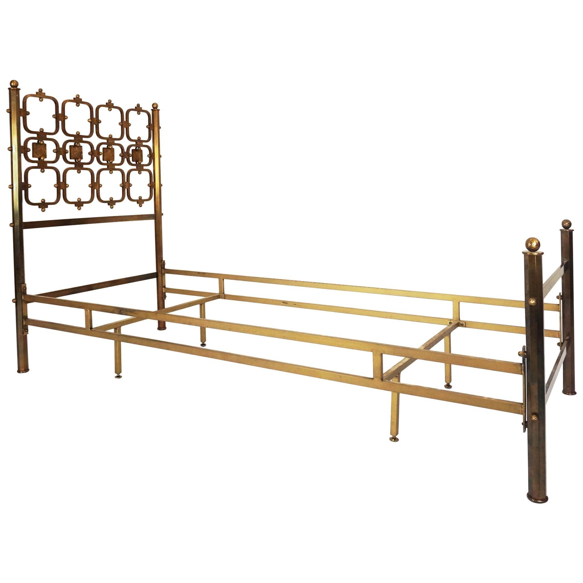 Osvaldo Borsani and Arnaldo Pomodoro Single Bed