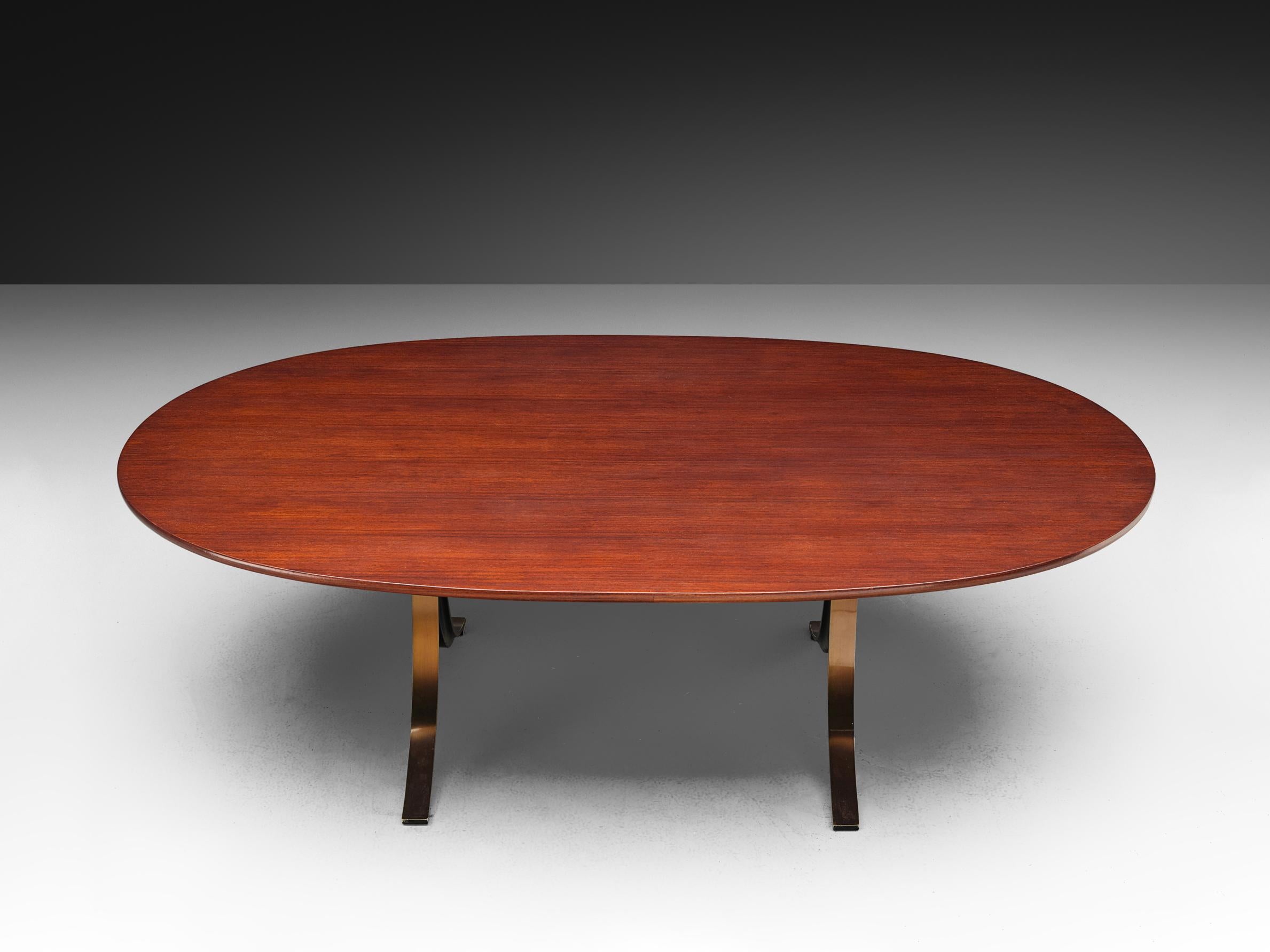 Ovaler Tisch aus Teakholz von Osvaldo Borsani und Eugenio Gerli für Tecno (Moderne der Mitte des Jahrhunderts) im Angebot
