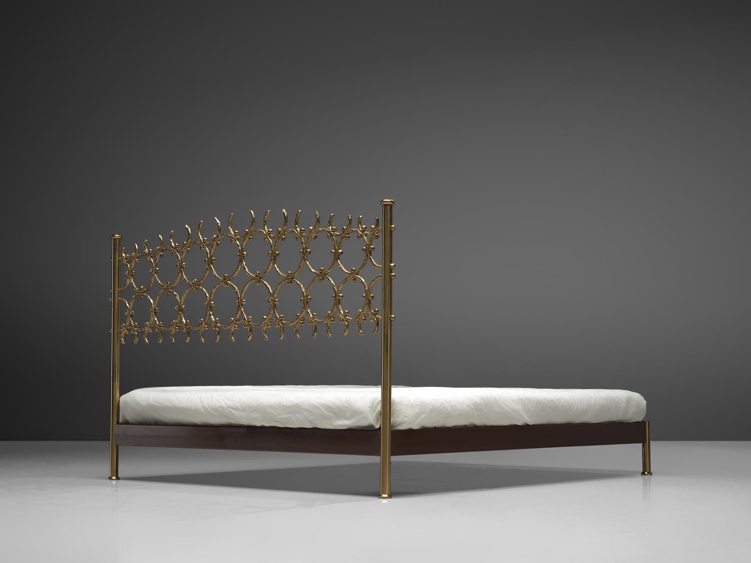 Osvaldo Borsani and Arnaldo Pomodoro, queen size bed, brass and steel, Italy, circa 1960.

A rare and elegant bed with headboard from the Italian designer Osvaldo Borsani and sculptor Arnaldo Pomodoro. Between 1958 and 1962, Borsani and Pomodoro