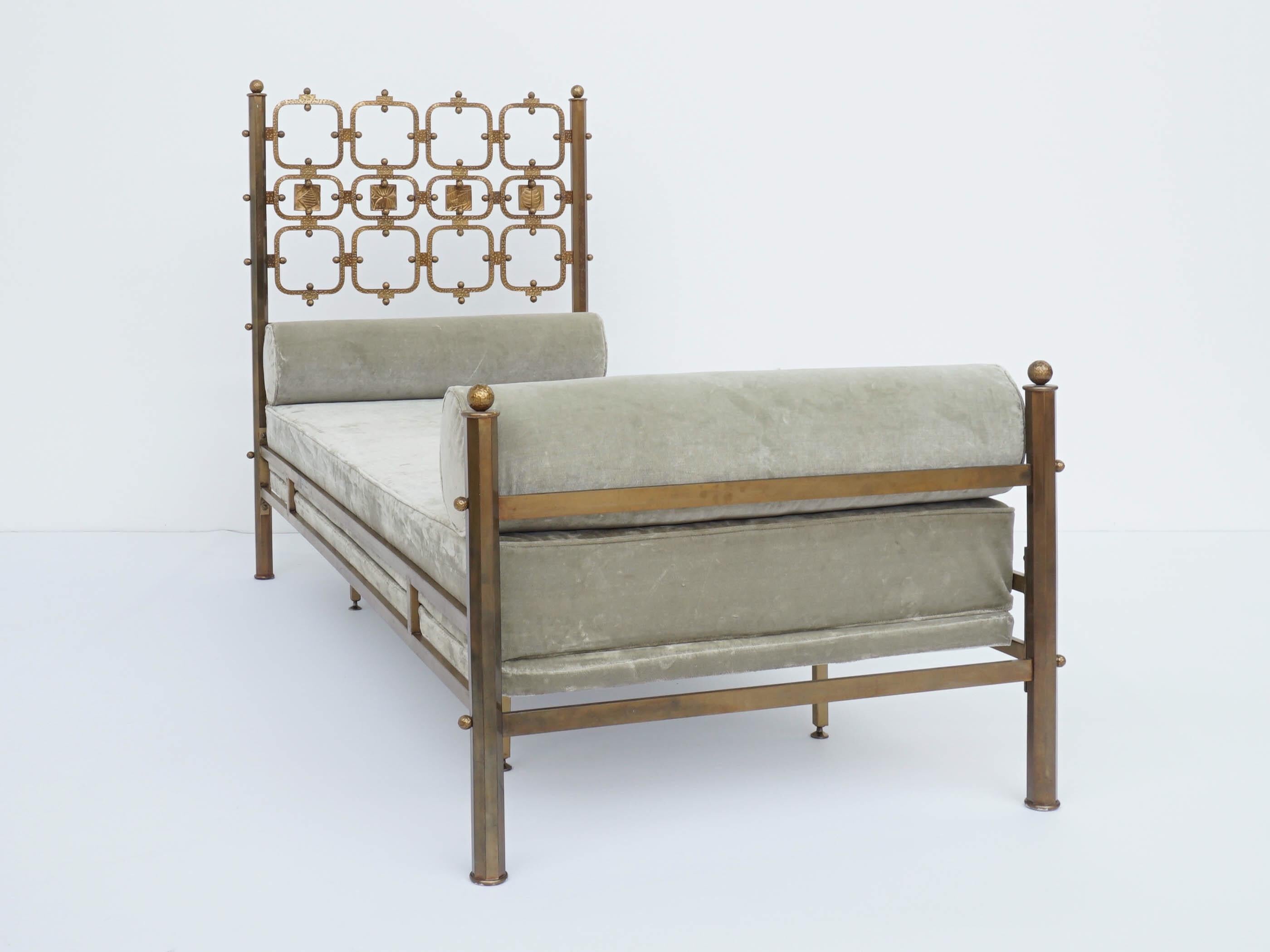 Osvaldo Borsani Atelier and Analdo Pomodoro Cast Brass Artist Day Bed For Sale 4