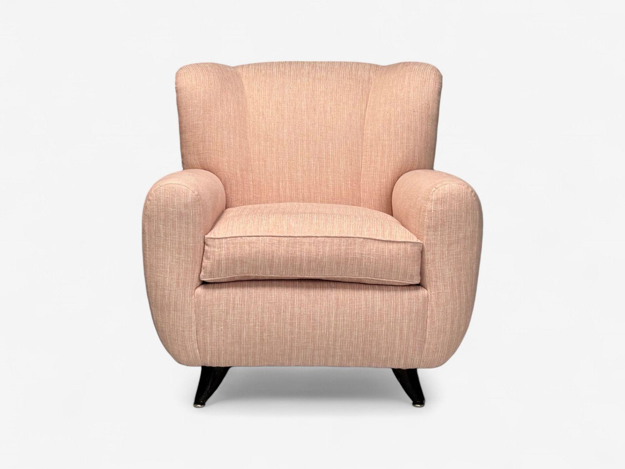 Osvaldo Borsani atr, Lino rosa, Madera, Sillas de salón grandes, Italia, años 50 en Bueno estado para la venta en Manhasset, NY