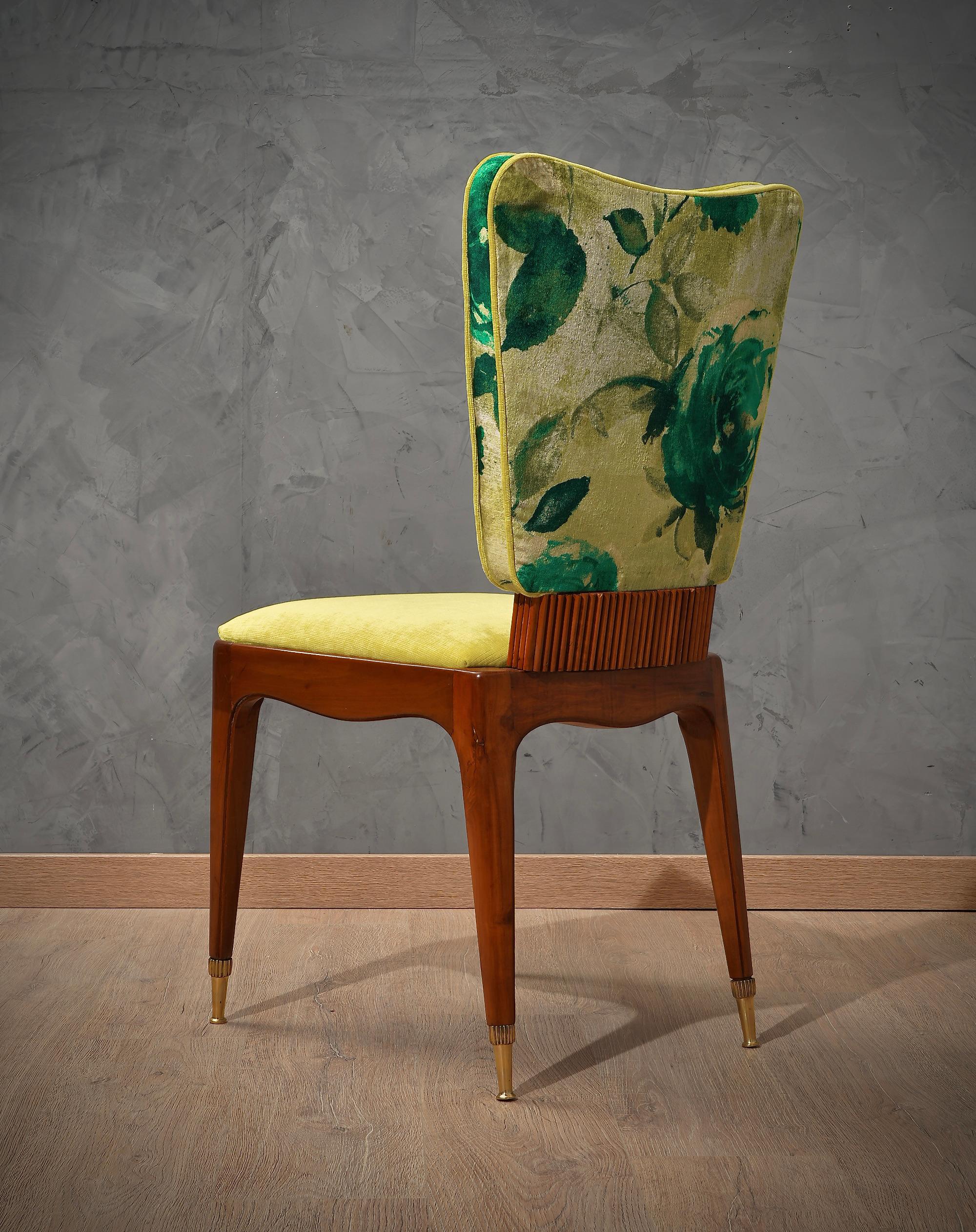 Osvaldo Borsani Attributed Cherry Wood and Floral Fabric Six Chairs, 1950 In Good Condition For Sale In Rome, IT