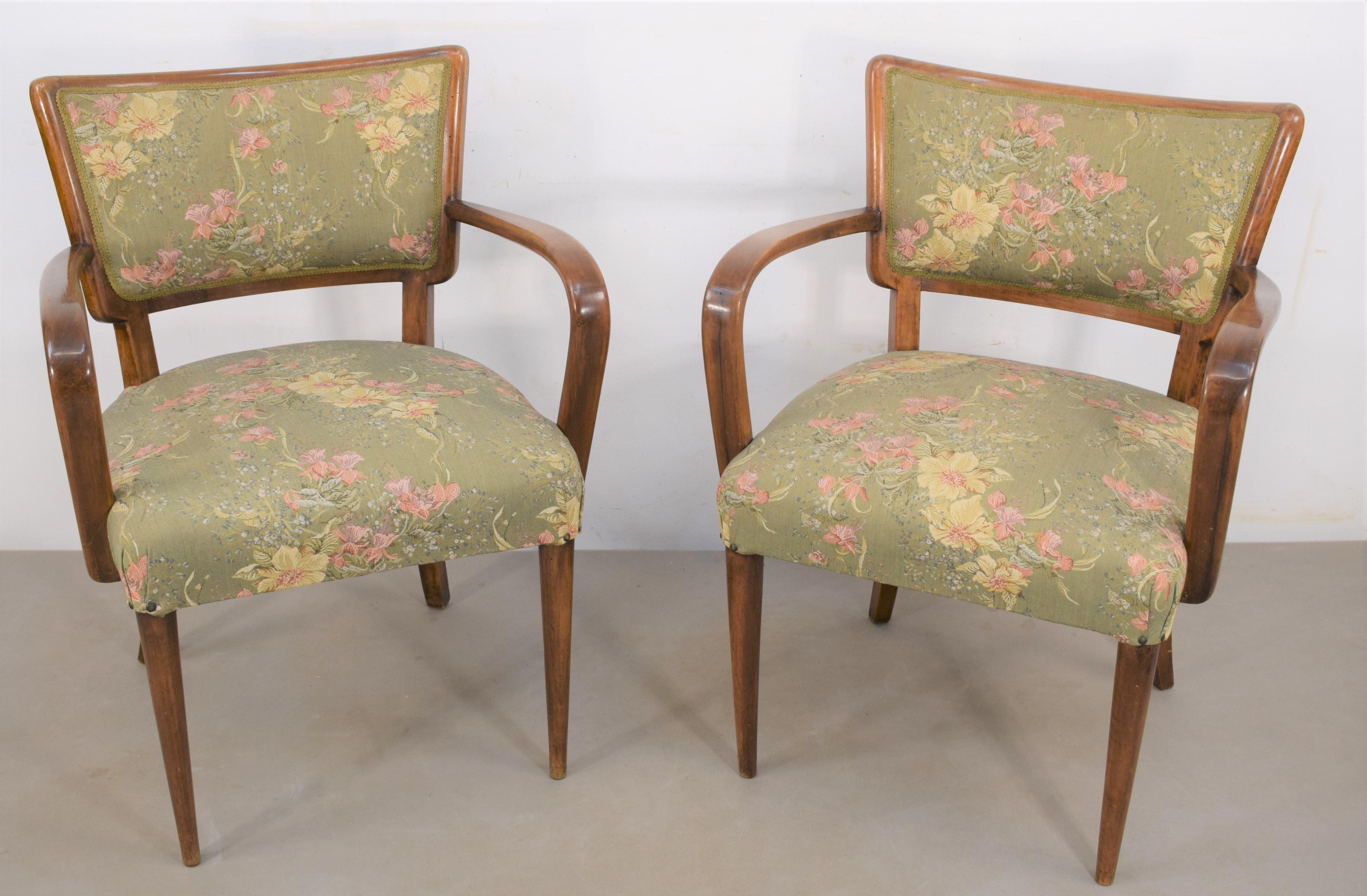 Osvaldo Borsani attributed, set of two armchairs, 1940s.
Dimensions: H= 83 cm; W= 61 cm; D= 56 cm; Height seat=45 cm.