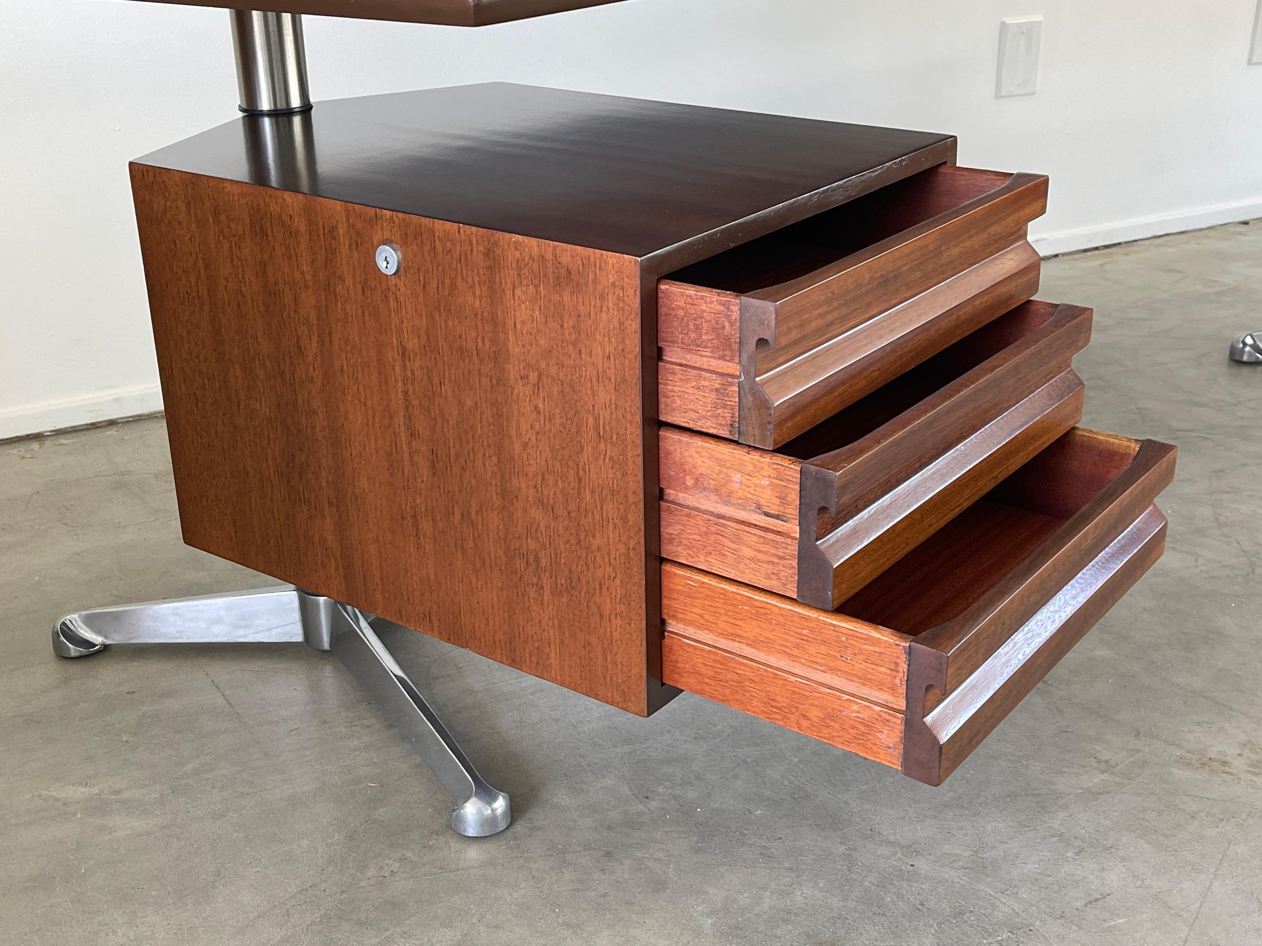 Osvaldo Borsani Boomerang Desk 2
