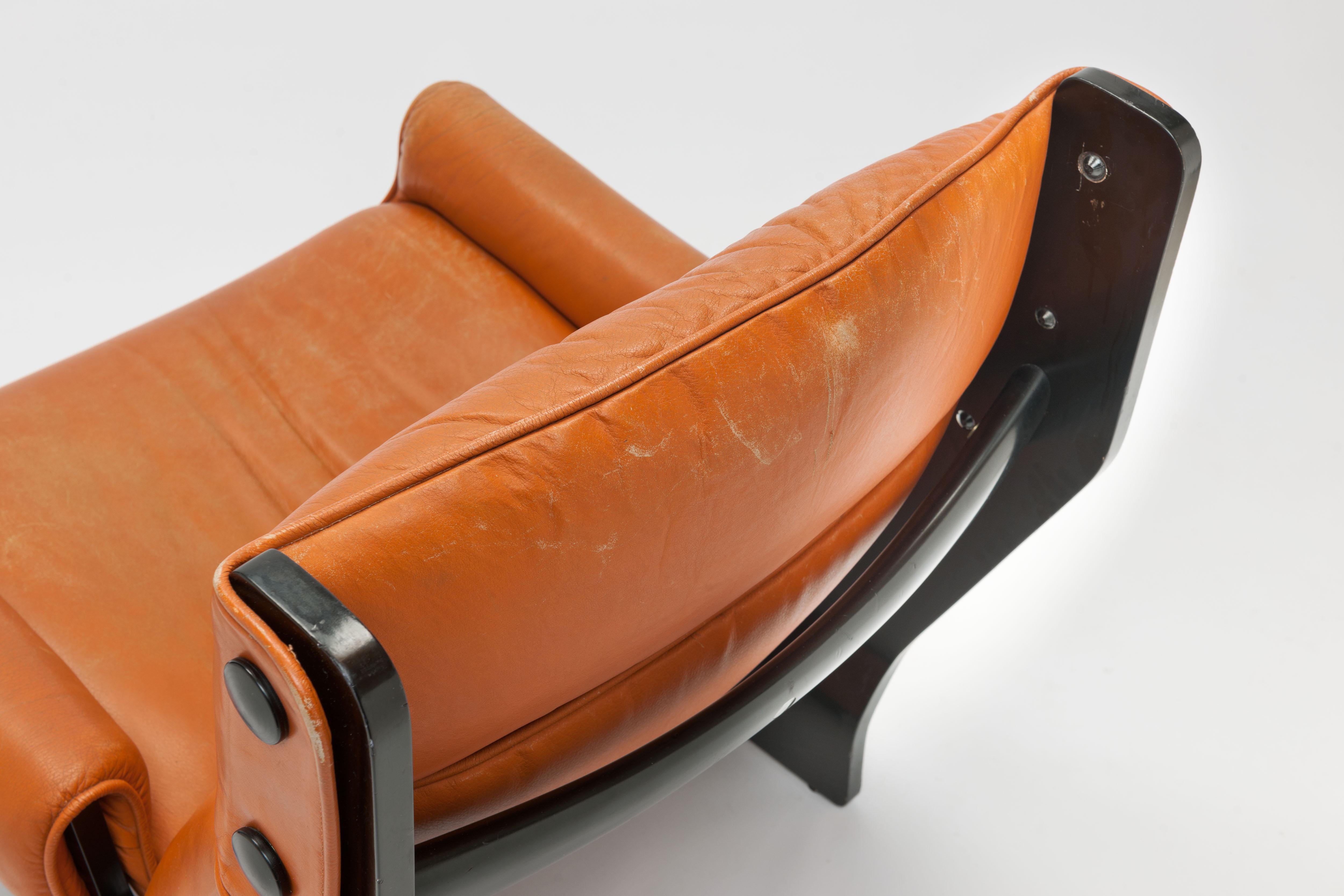 Mid-20th Century Osvaldo Borsani 'Canada' Lounge Chair by Tecno in Original Leather