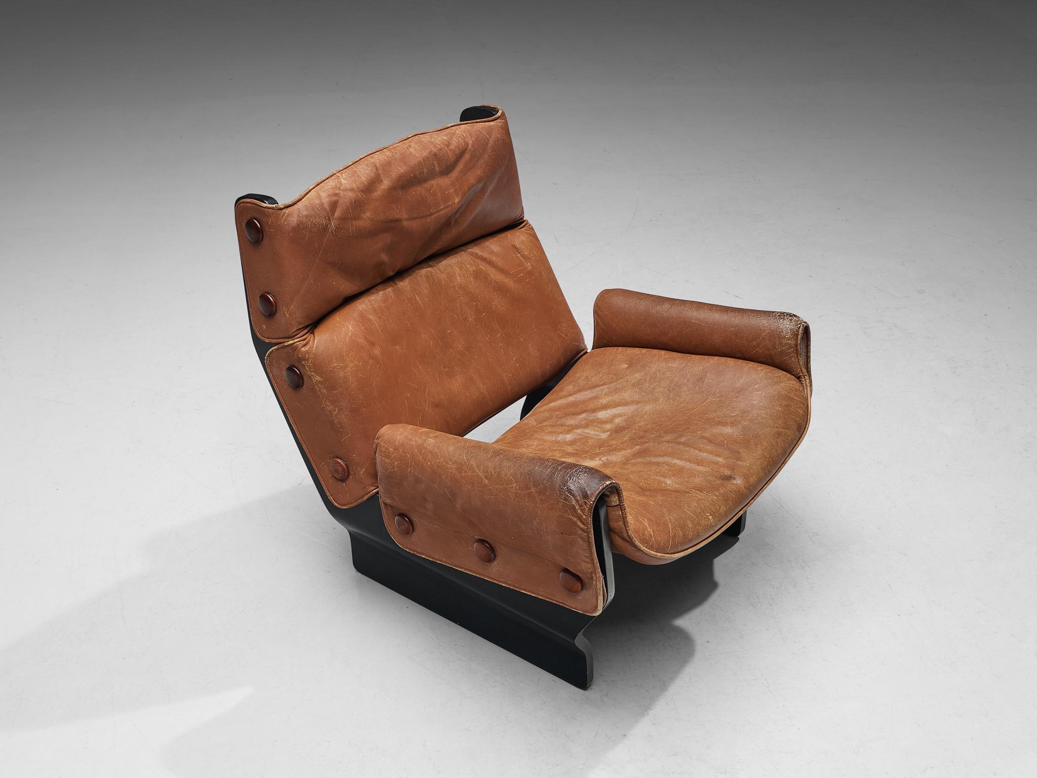 Osvaldo Borsani for Tecno 'Canada' Lounge Chair in Cognac Brown Leather 2