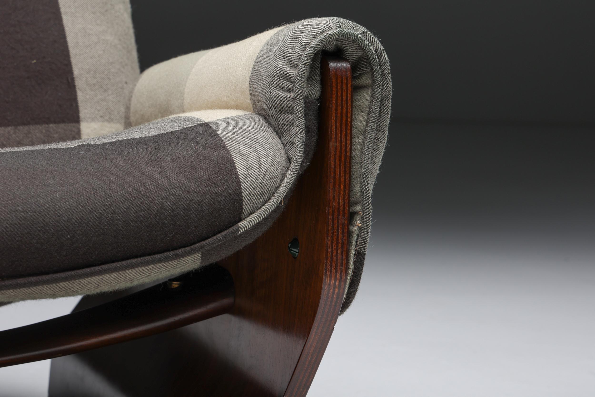 Osvaldo Borsani 'Canada' P110 Lounge Chair with Ottoman for Tecno, Italy, 1960s For Sale 4