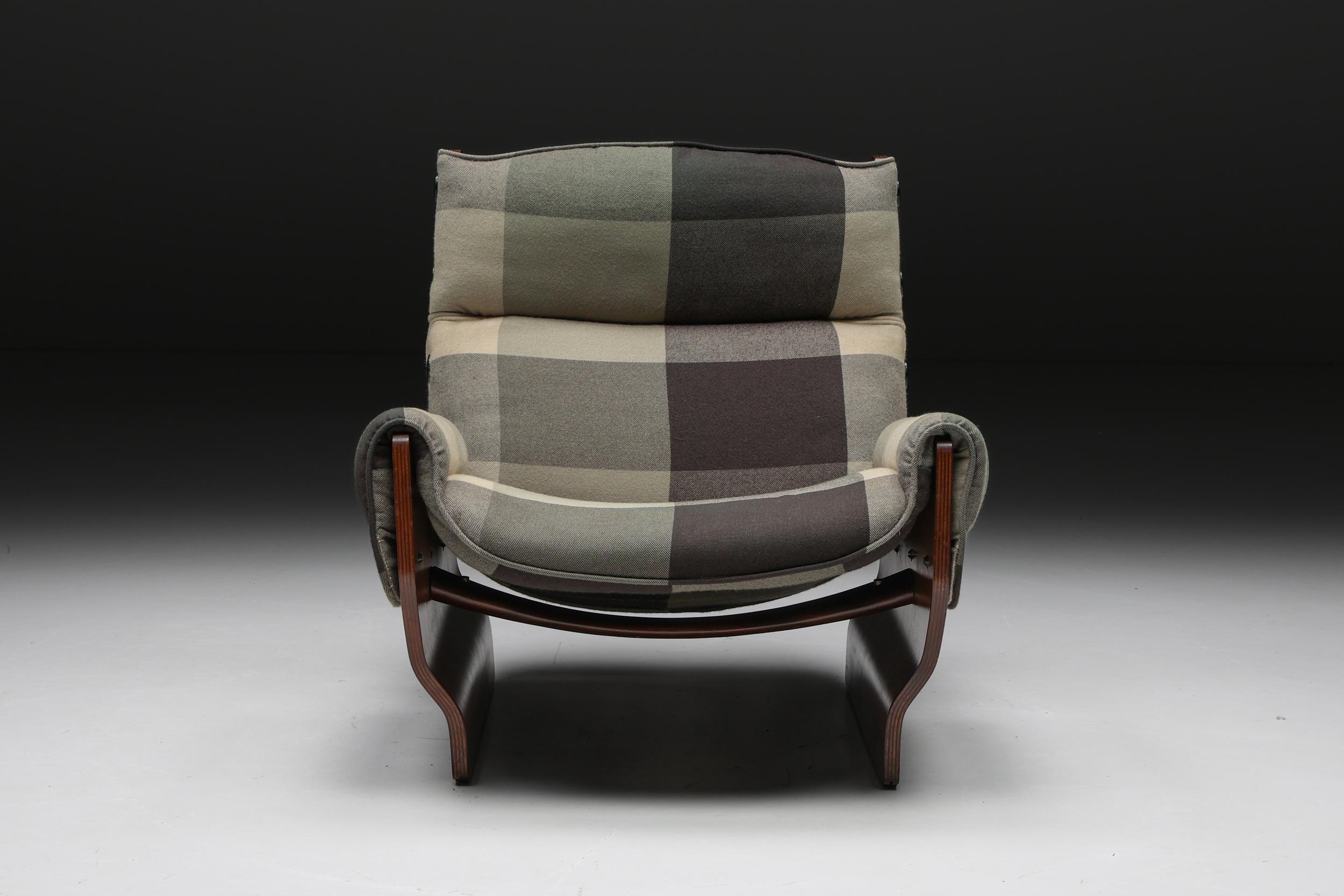 Italian Osvaldo Borsani 'Canada' P110 Lounge Chair with Ottoman for Tecno, Italy, 1960s