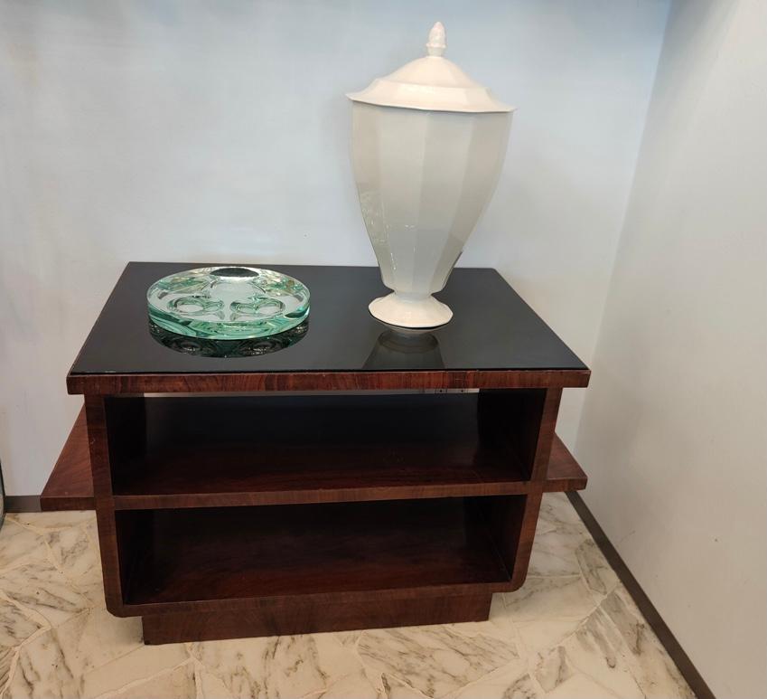 Osvaldo Borsani Tavolino da caffè in vetro opalino nero Wood 1930 Italia In condizioni buone in vendita a Milano, IT