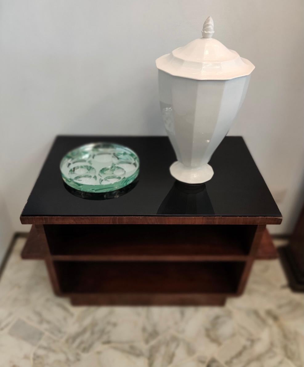 XX secolo Osvaldo Borsani Tavolino da caffè in vetro opalino nero Wood 1930 Italia in vendita