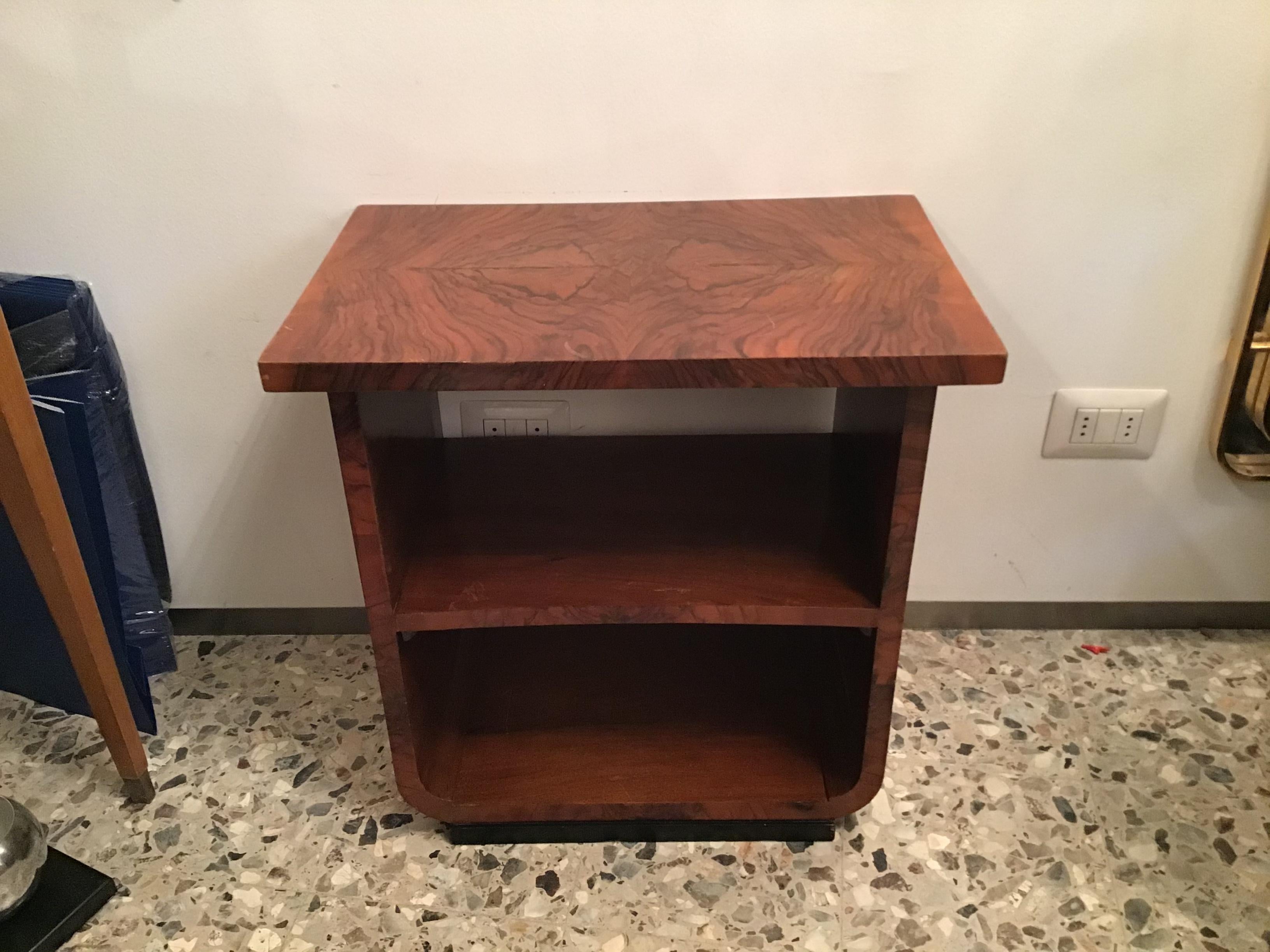 Osvaldo Borsani Coffee Table /Étagère Wood Covered in Walnut Burl, 1940, Italy  For Sale 3