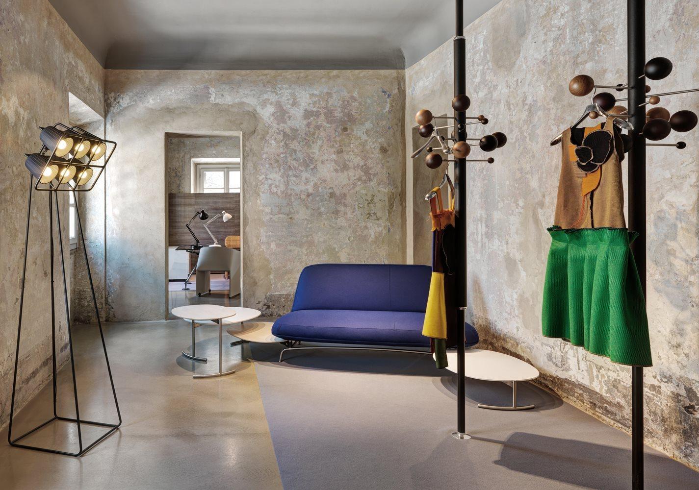 Mid-Century Modern Osvaldo Borsani Compressed Coat Stand AT16 by Tecno