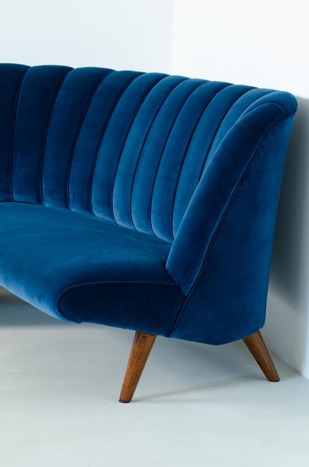 Mid-Century Modern Osvaldo Borsani Corner Sofa Upholstered in Blue Velvet  For Sale