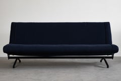 Canapé personnalisable D70 d'Osvaldo Borsani en tissu bleu foncé de Tecno, 1954, Italie