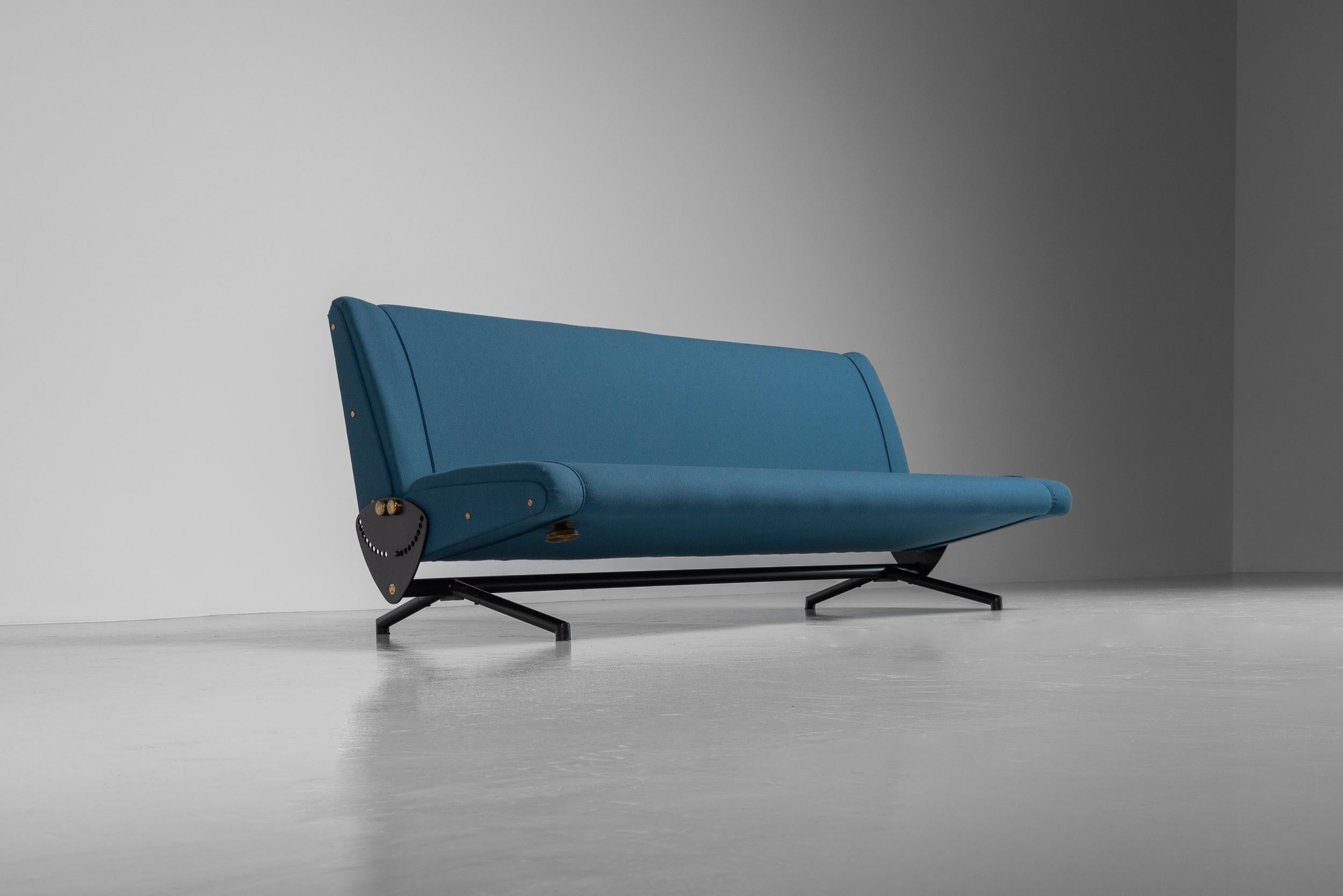 Schönes Tagesbett/Sofa D70, entworfen von Osvaldo Borsani D70 und hergestellt von Tecno in Italien im Jahr 1954. Dieses bequeme Daybed/Sofa ist wirklich einzigartig. Das Besondere ist der spezielle Mechanismus, mit dem sich der Winkel zwischen Sitz