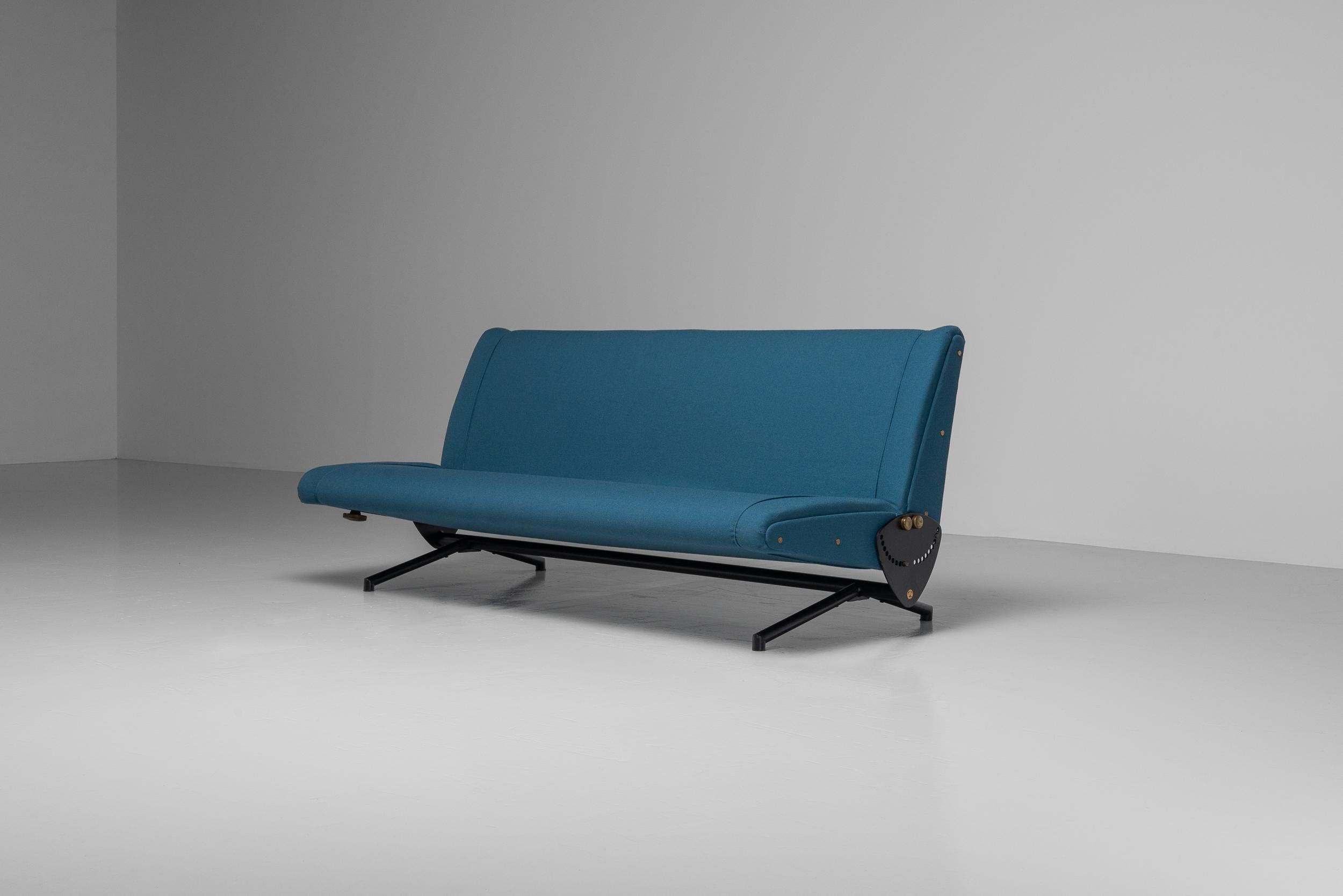 Italian Osvaldo Borsani D70 daybed sofa Tecno Italy 1954 For Sale