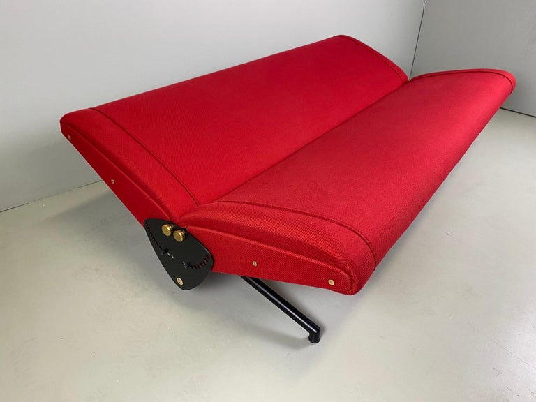 Mid-Century Modern Osvaldo Borsani 'D70' Red Sofa Daybed for Tecno