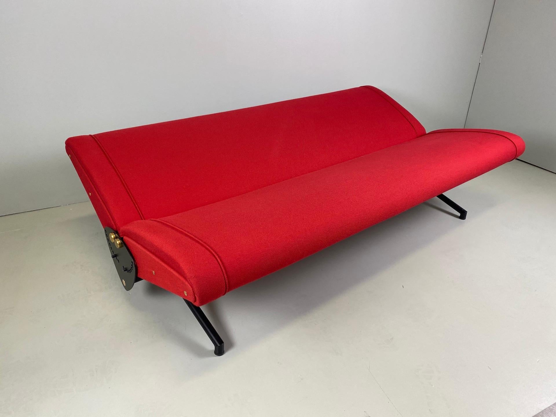 Mid-Century Modern Osvaldo Borsani 'D70' Red Sofa Daybed for Tecno