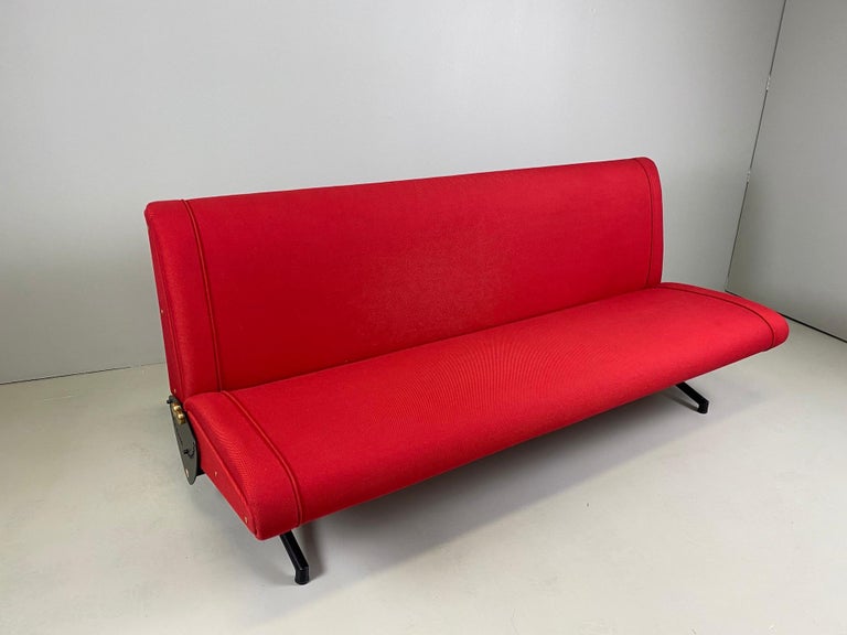 Osvaldo Borsani 'D70' Red Sofa Daybed for Tecno 2