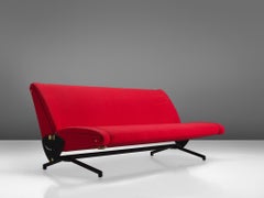 Divano 'D70' di Osvaldo Borsani per Tecno con rivestimento rosso