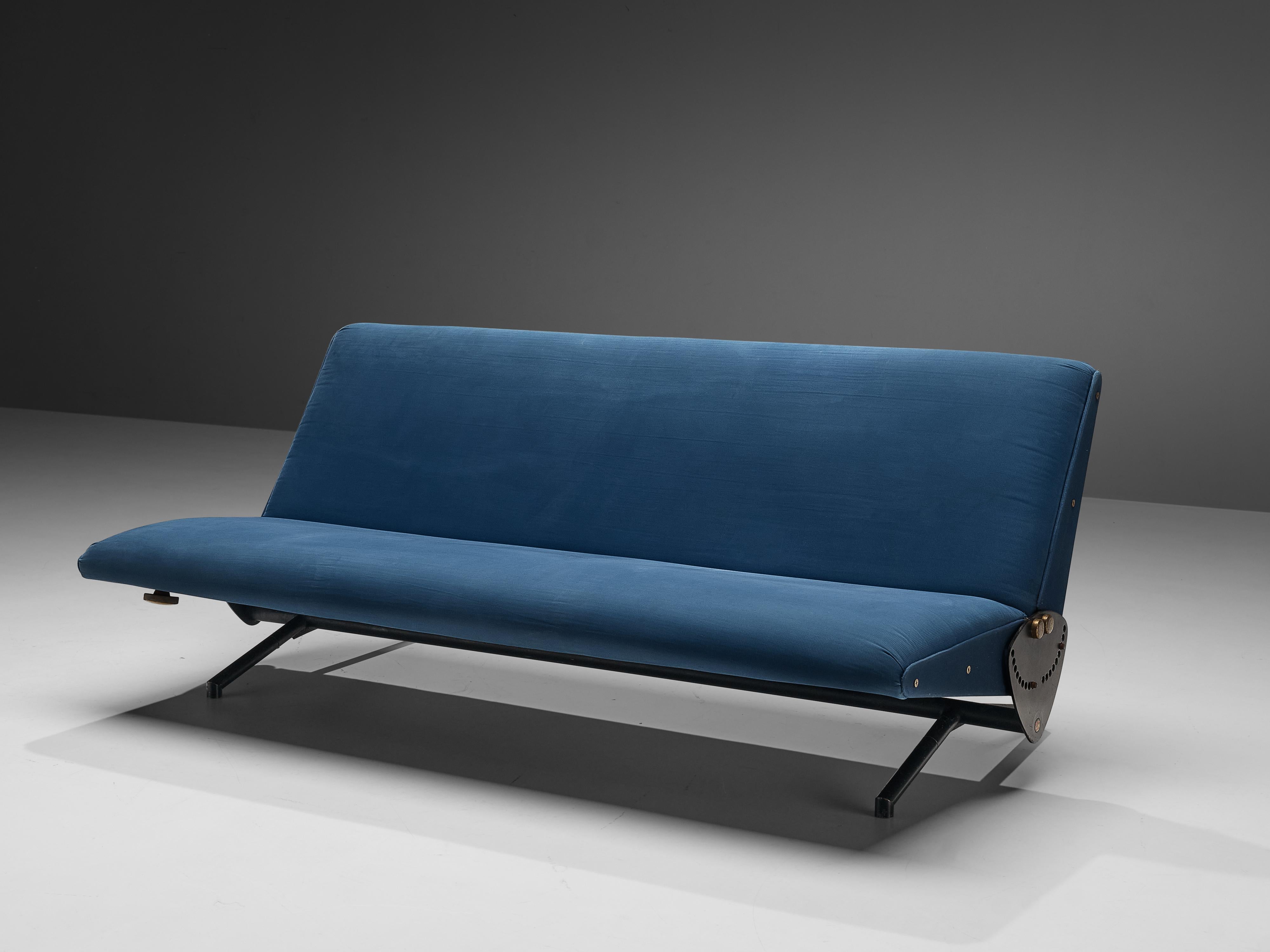 Osvaldo Borsani for Tecno, sofa 'D70', steel, brass, blue fabric upholstery, Italy, 1954

A sofa that transforms to a daybed designed by Osvaldo Borsani in 1954. Extraordinary elegance in form, and also outstanding in a technical sense. With a