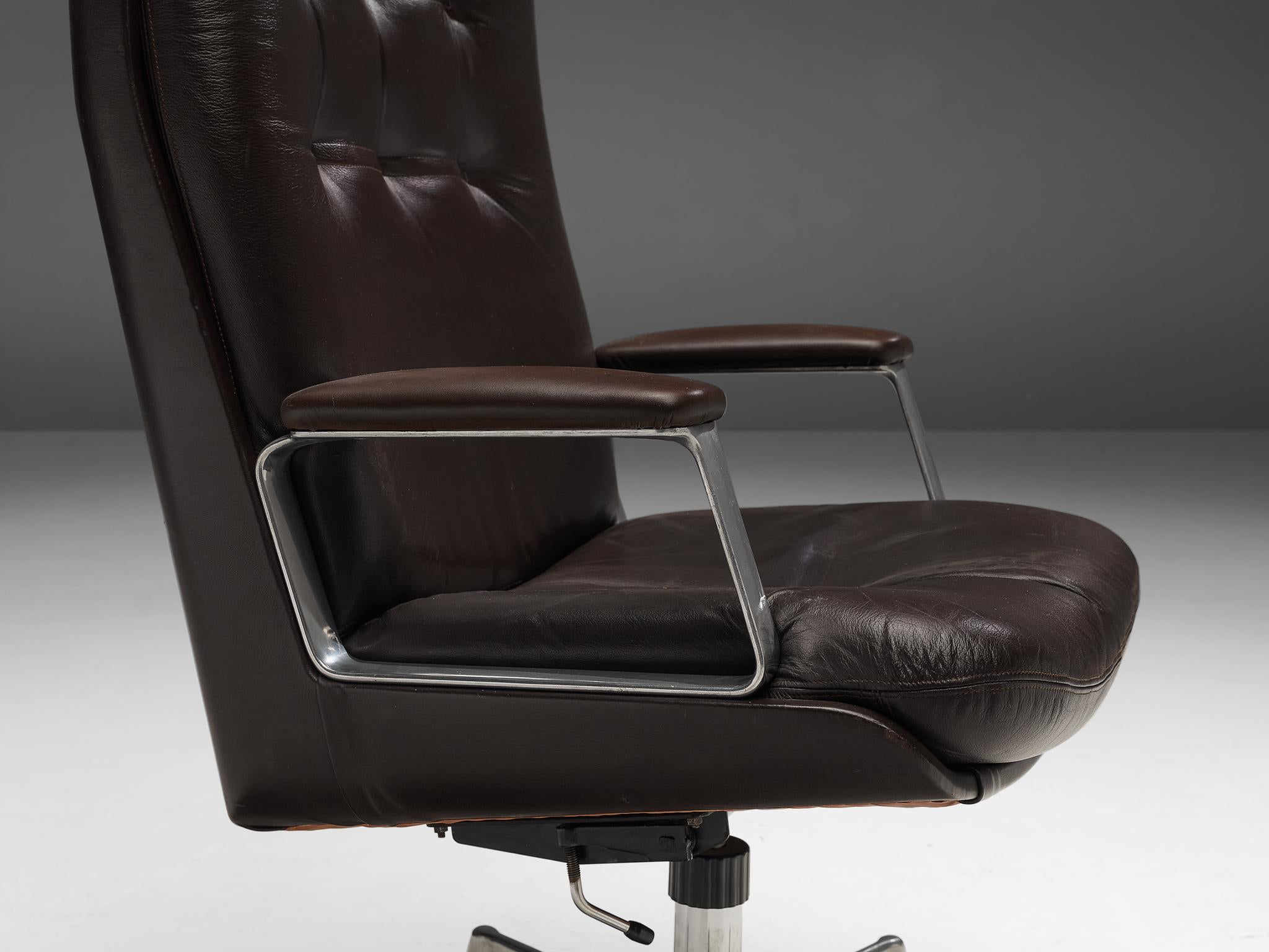Osvaldo Borsani Desk Chair in Dark Brown Leather In Good Condition In Waalwijk, NL