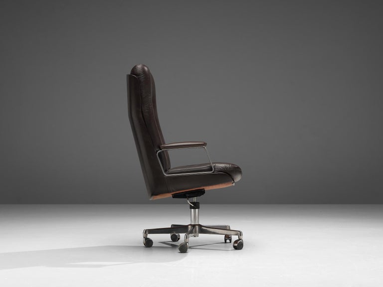 Mid-20th Century Osvaldo Borsani Desk Chair in Dark Brown Leather For Sale
