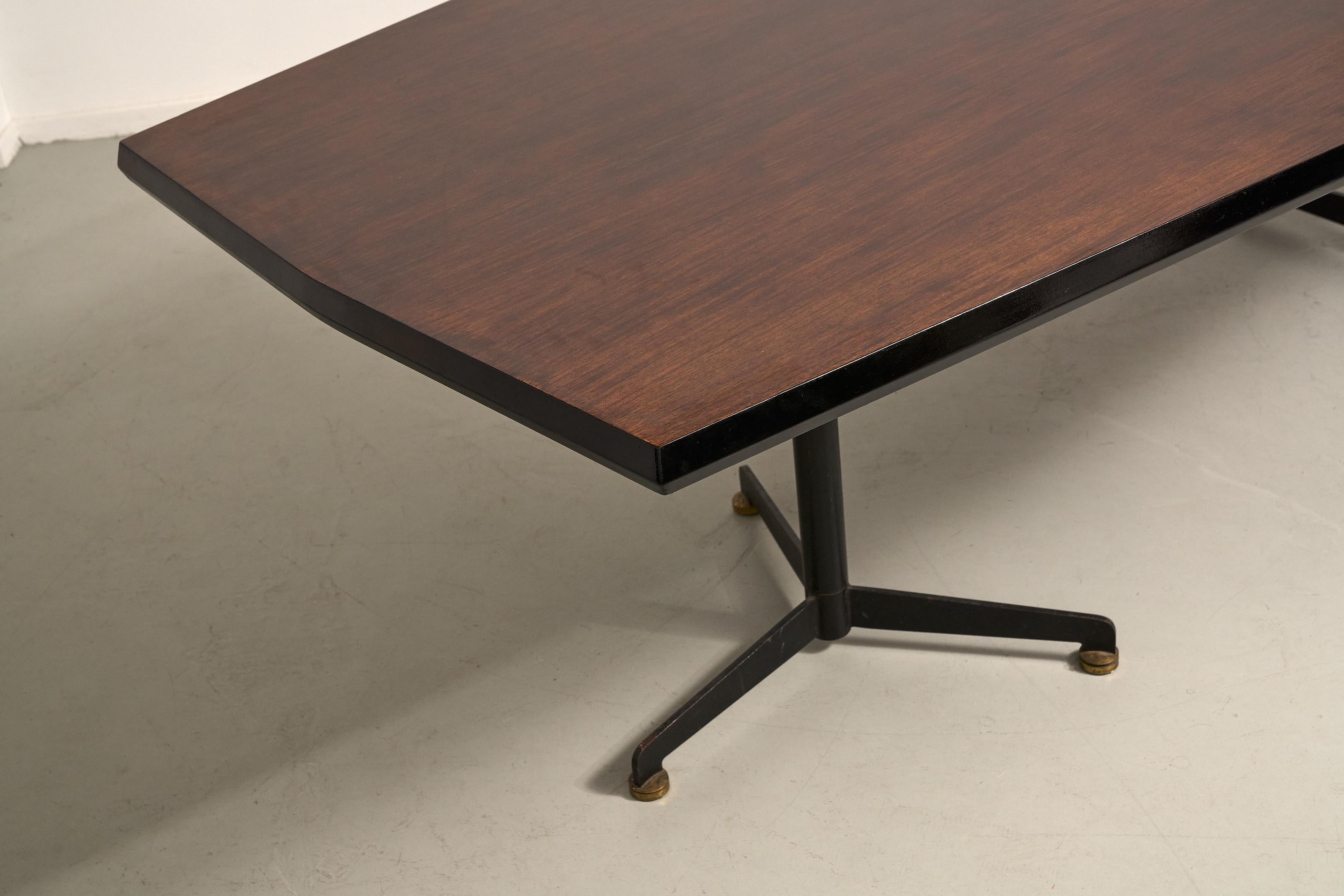 Osvaldo Borsani Dining Table for Tecno In Good Condition In Brussel, BE