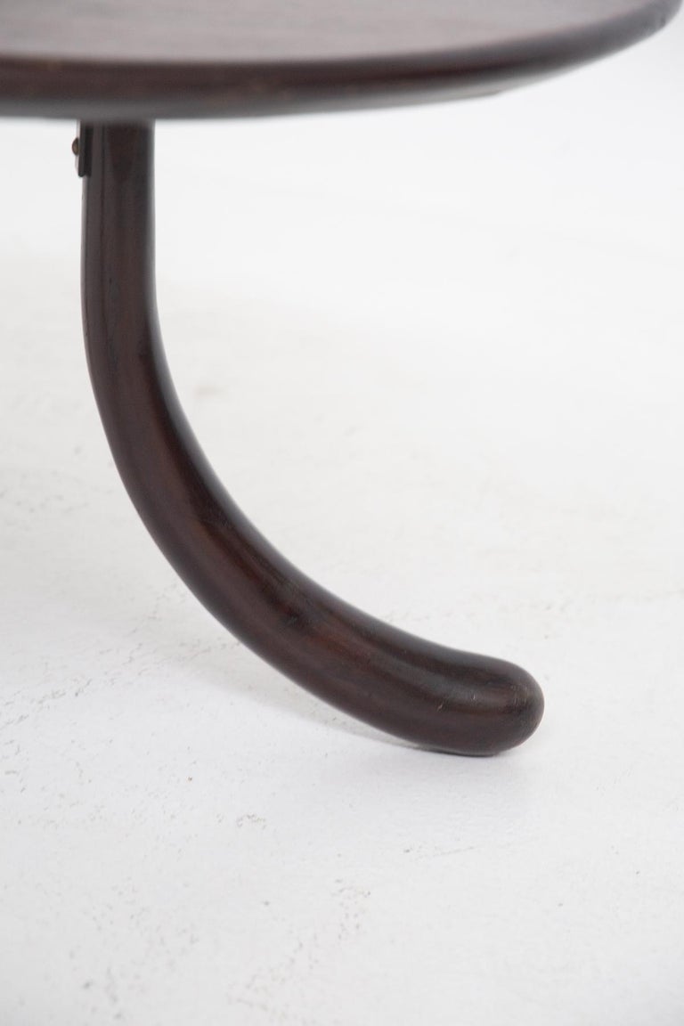 Osvaldo Borsani Elegant Coffee Table in Wood Walnut For Sale 1