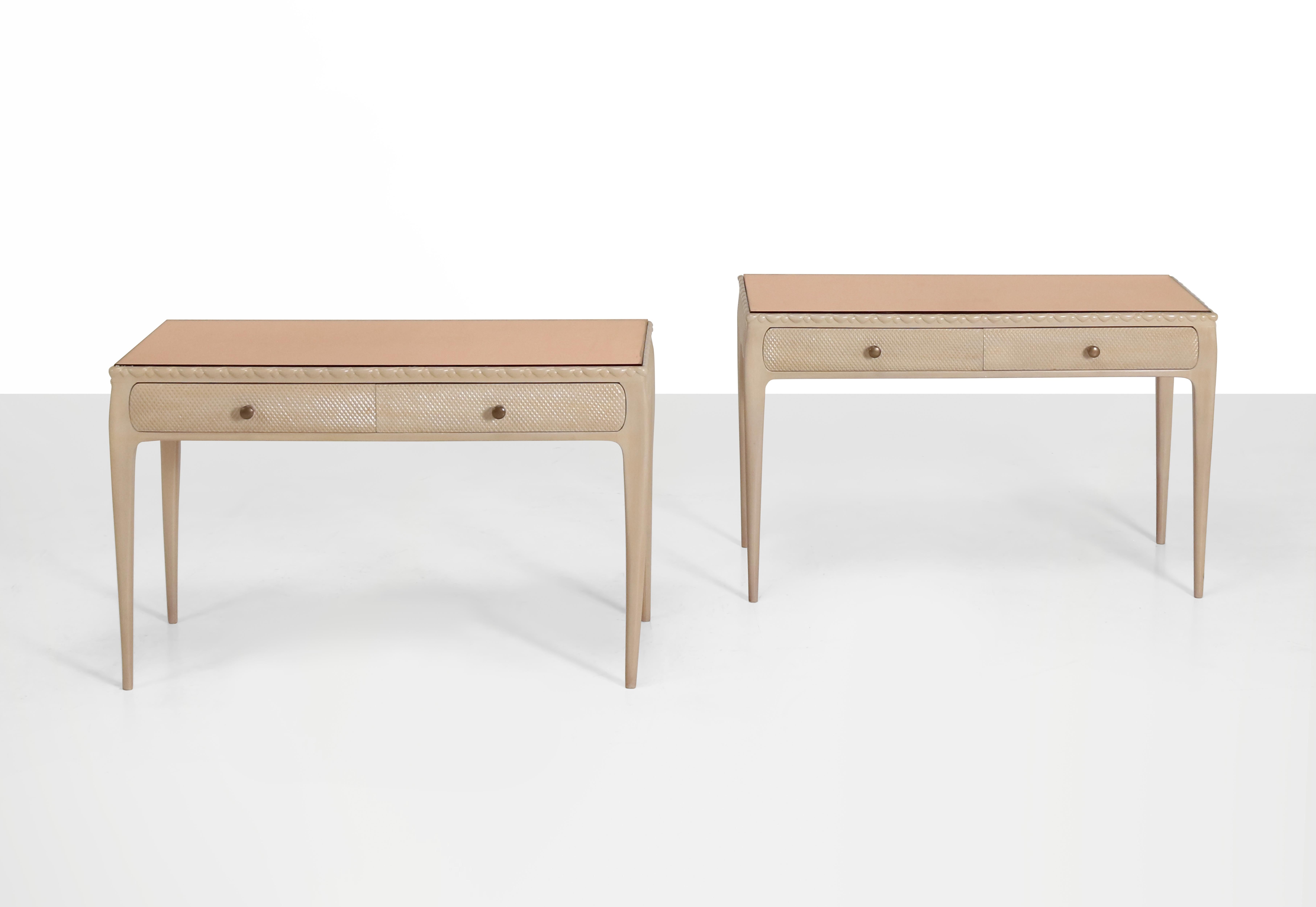 Osvaldo Borsani Elegant Two bed side tables with drawers Italian Design ABV 1950 In Good Condition For Sale In Milan, IT