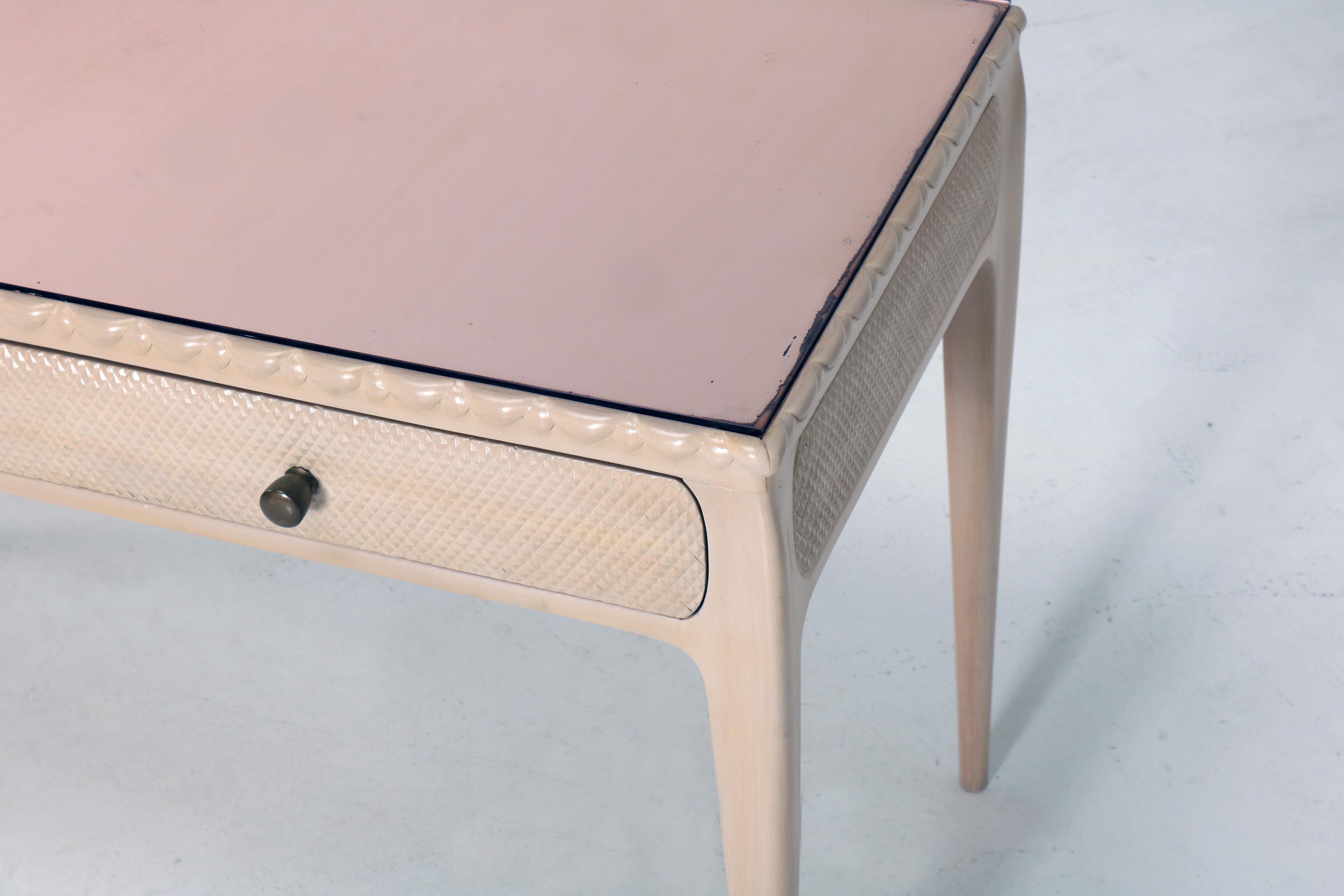 Osvaldo Borsani Elegant Two bed side tables with drawers Italian Design ABV 1950 For Sale 2
