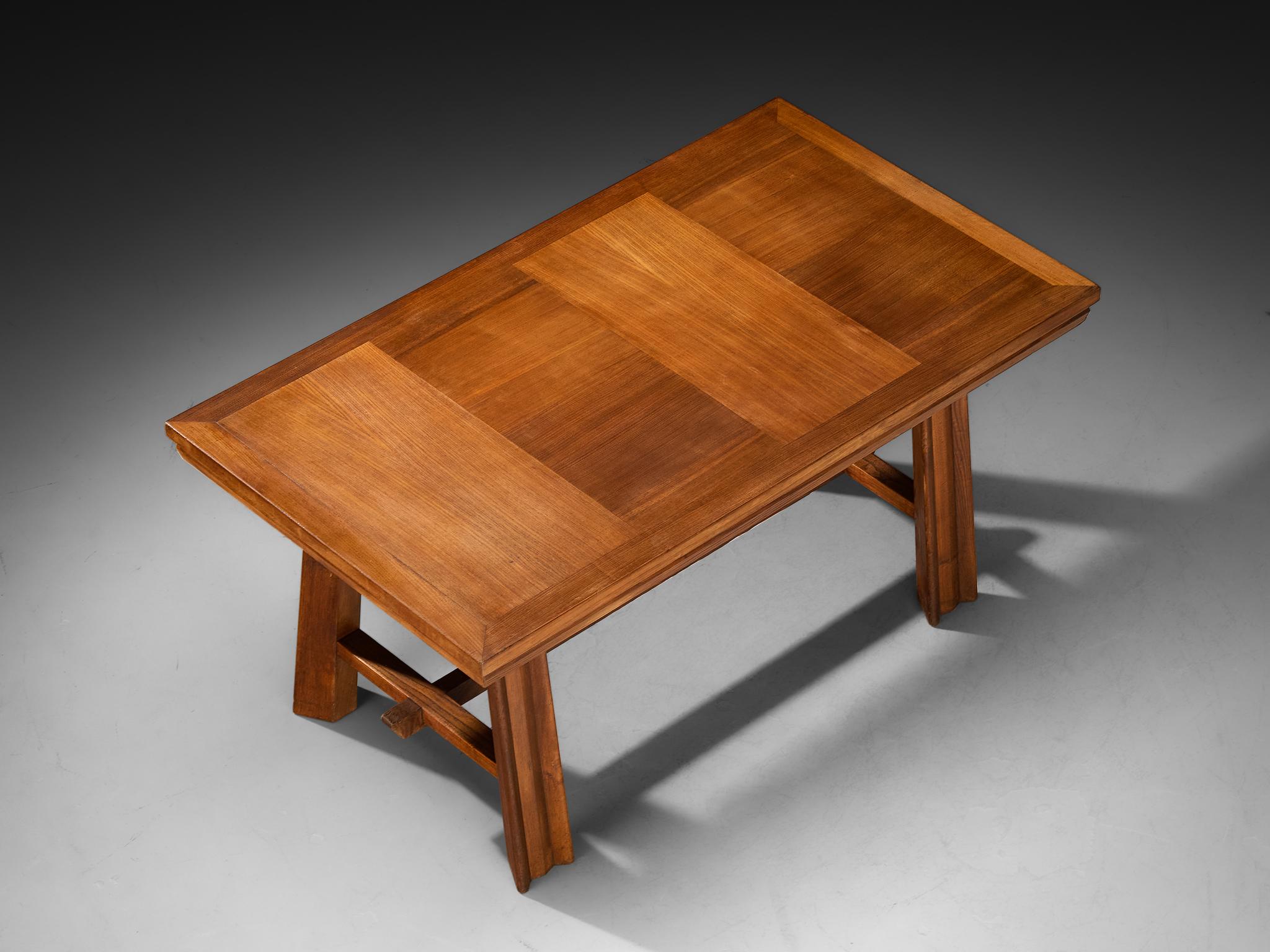Italiano Osvaldo Borsani for Arredamenti Borsani Varedo Dining Table in Chestnut in vendita