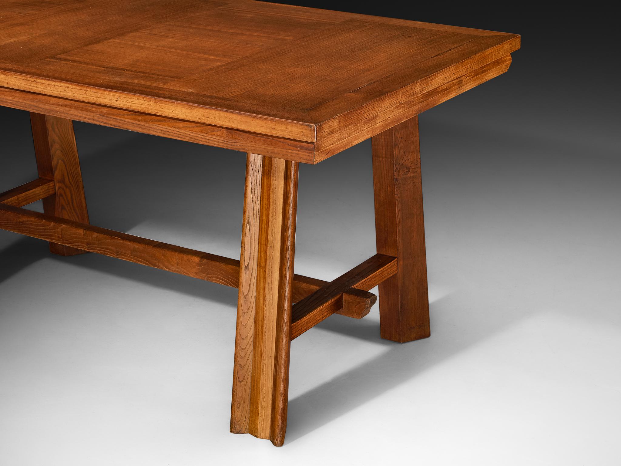 Osvaldo Borsani for Arredamenti Borsani Varedo Dining Table in Chestnut In condizioni buone in vendita a Waalwijk, NL