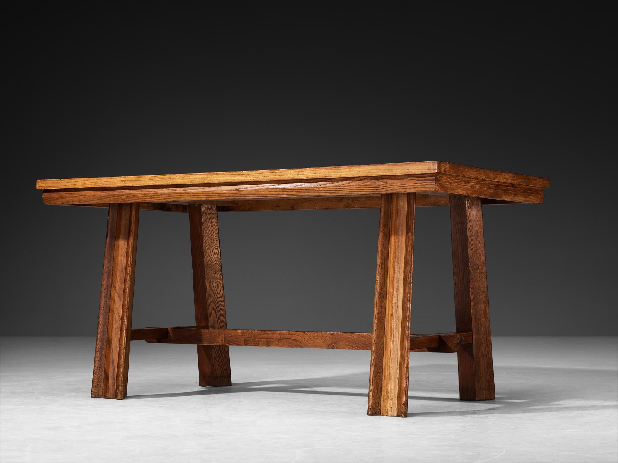 Metà XX secolo Osvaldo Borsani for Arredamenti Borsani Varedo Dining Table in Chestnut in vendita