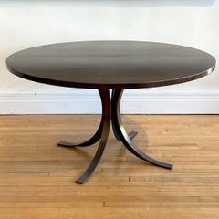 Osvaldo Borsani pour Tecno plateau rond en noyer de 137 cm avec base  pidestal en bronze