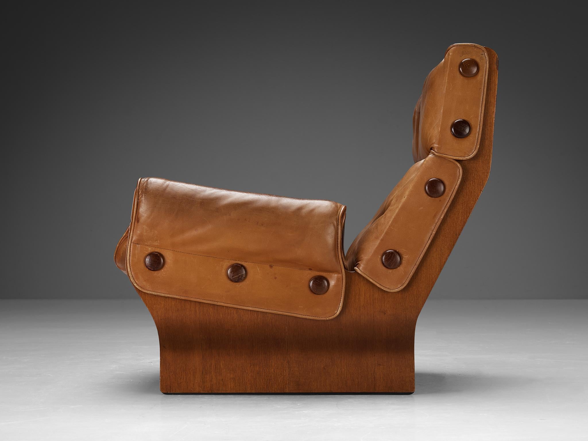Osvaldo Borsani for Tecno 'Canada' Lounge Chair in Cognac Leather 2