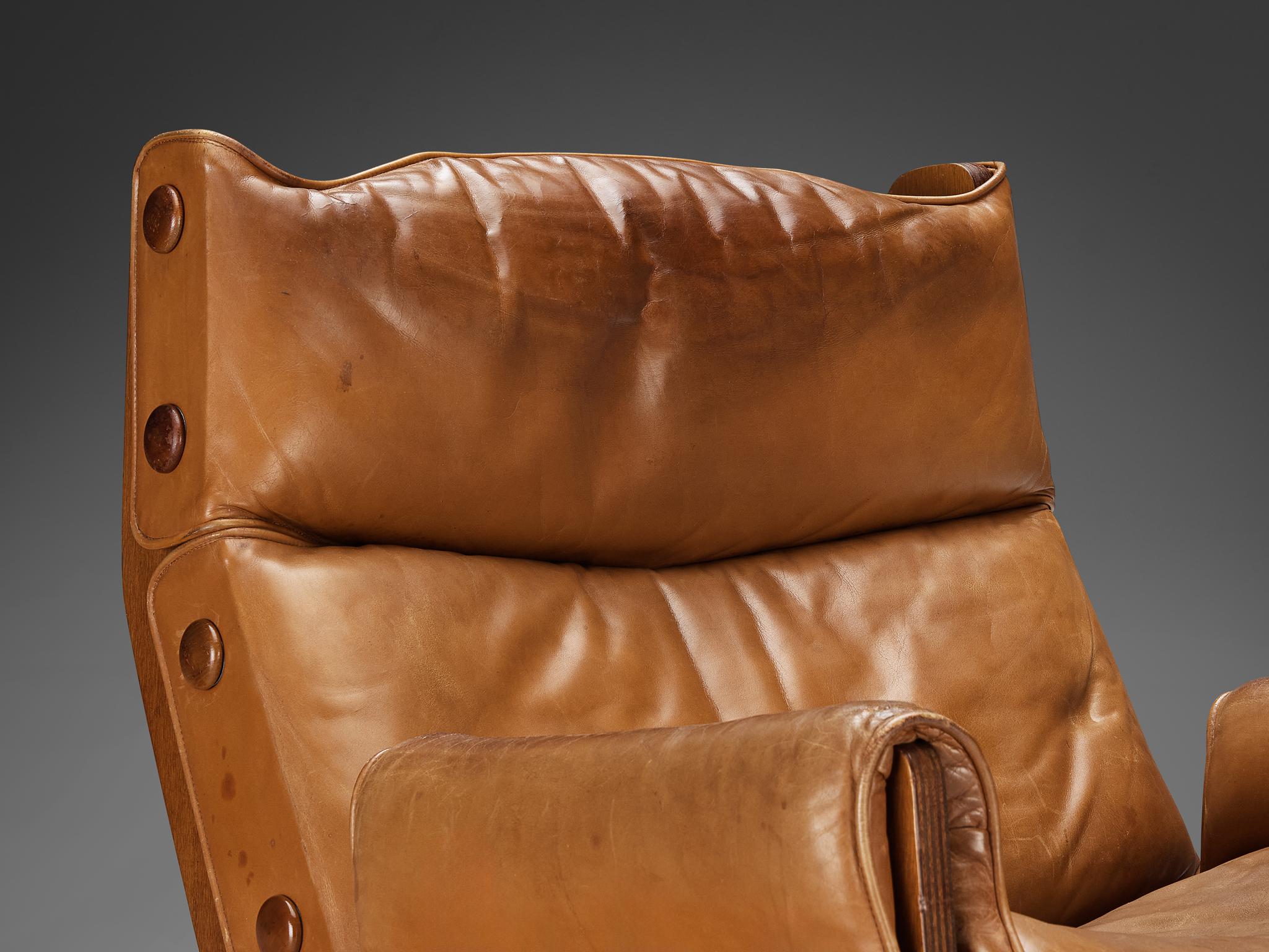 Osvaldo Borsani for Tecno 'Canada' Lounge Chair in Cognac Leather 3