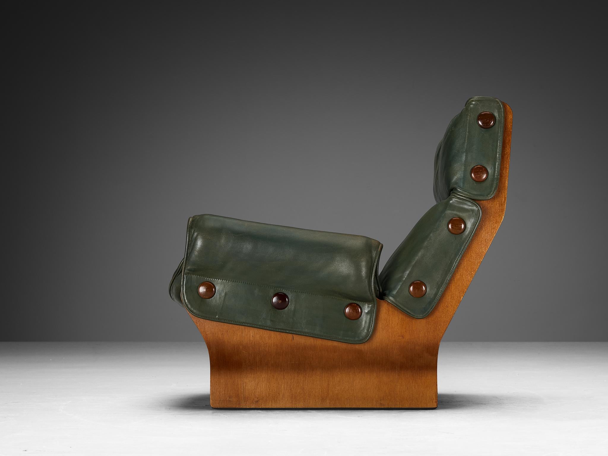 Osvaldo Borsani for Tecno 'Canada' Lounge Chair in Green Leather  For Sale 1