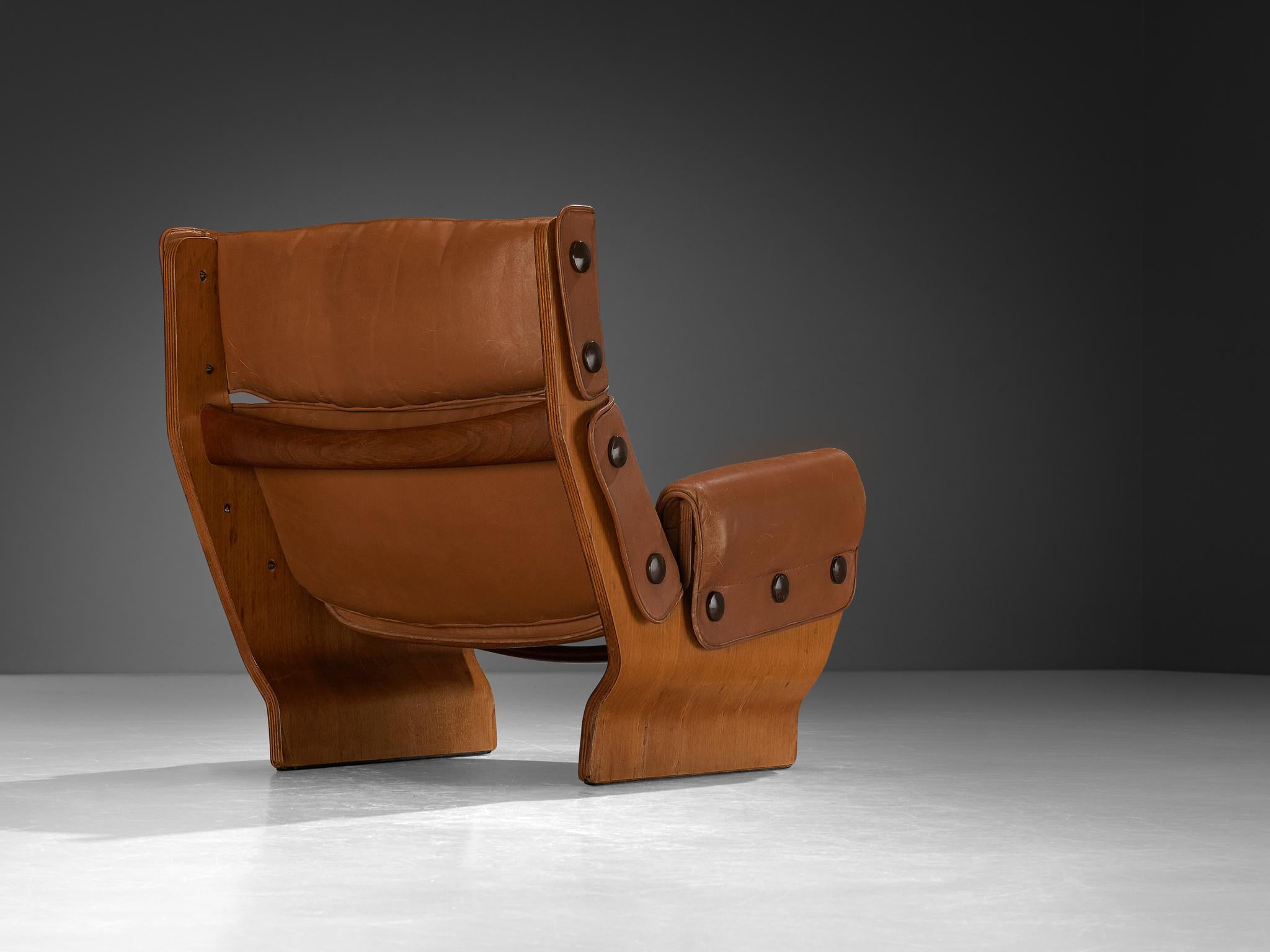 Mid-Century Modern Osvaldo Borsani for Tecno 'Canada' Lounge Chair in Leather For Sale