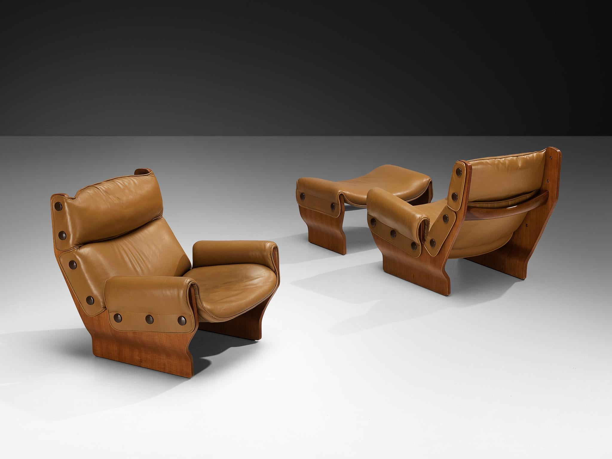Milieu du XXe siècle Osvaldo Borsani for Tecno 'Canada' Lounge Chairs and Ottoman (Chaises longues et poufs) en vente