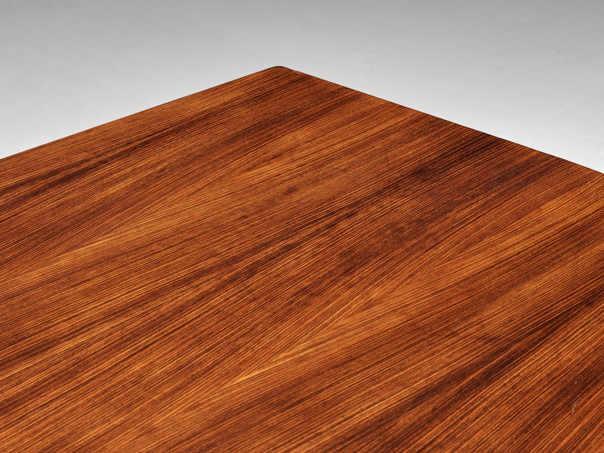 Mid-Century Modern Osvaldo Borsani pour Tecno Table de conférence ou de salle à manger en noyer et acier en vente