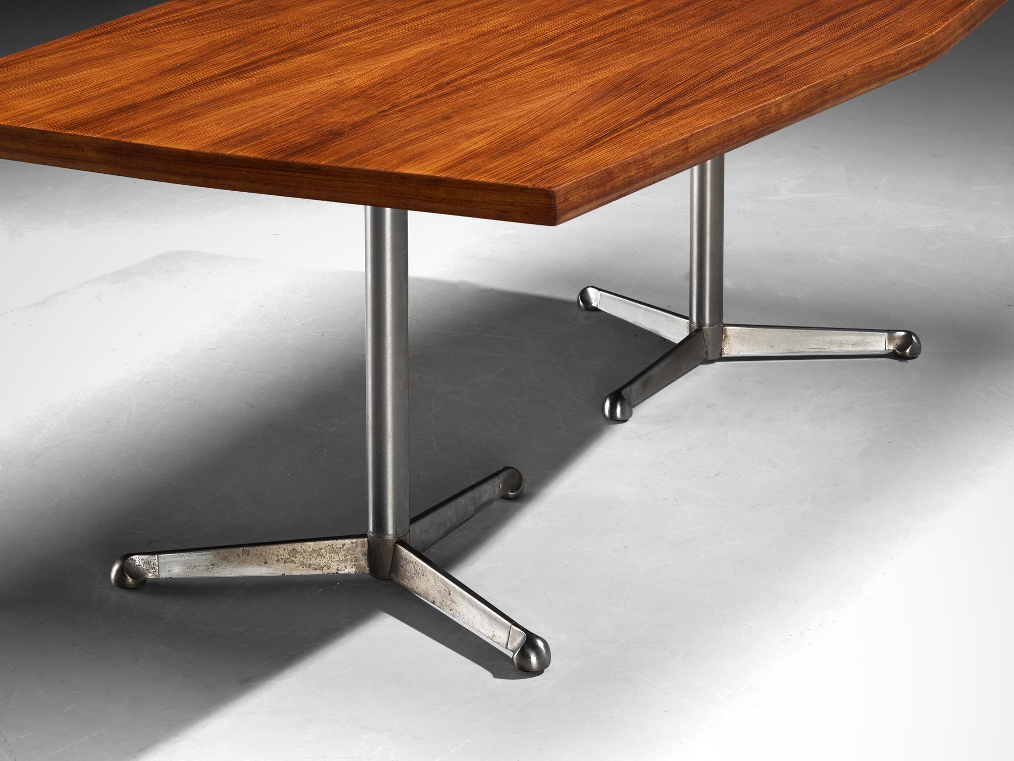 Osvaldo Borsani pour Tecno Table de conférence ou de salle à manger en noyer et acier Bon état - En vente à Waalwijk, NL