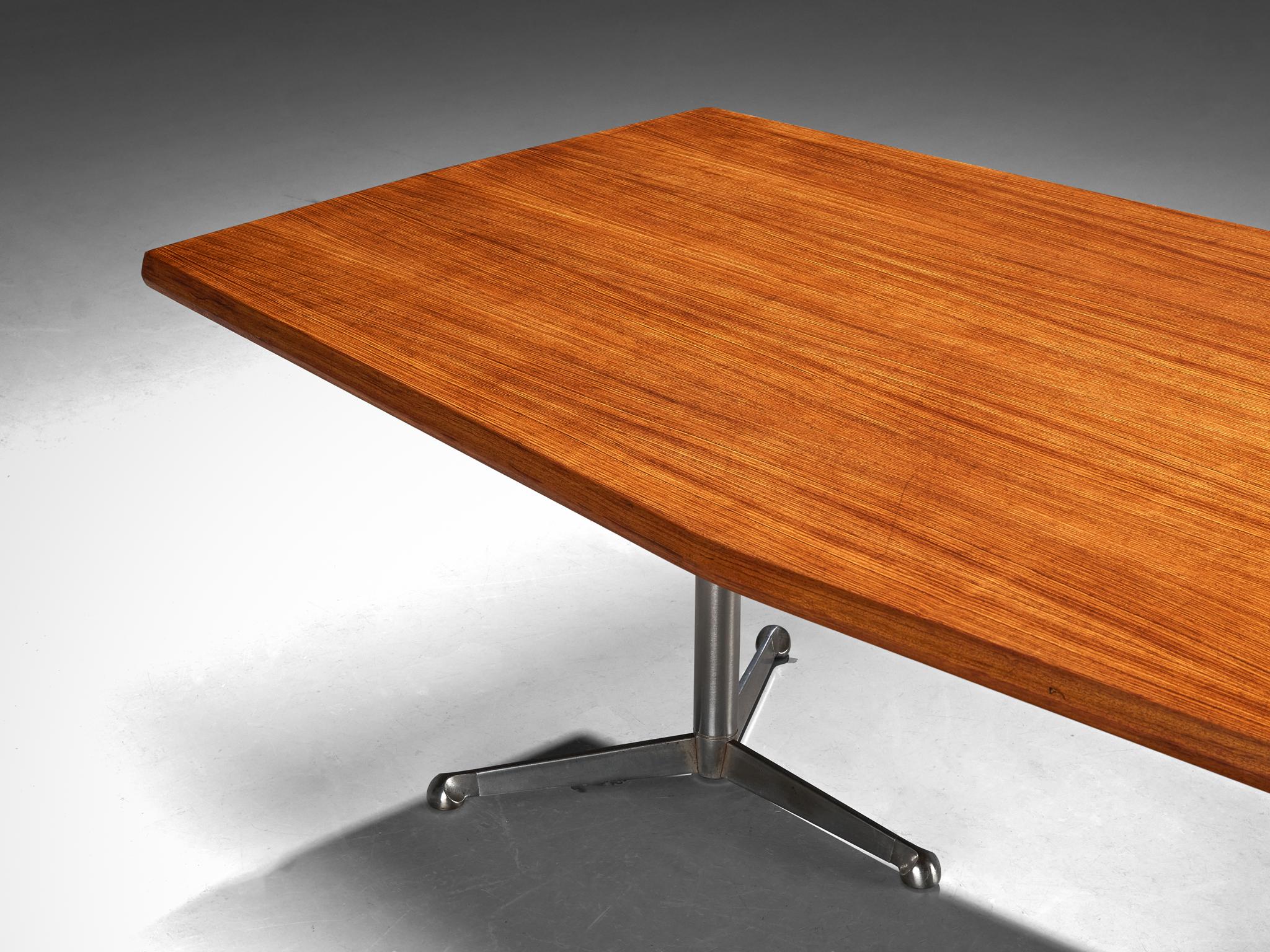 Métal Osvaldo Borsani pour Tecno Table de conférence ou de salle à manger en noyer et acier en vente