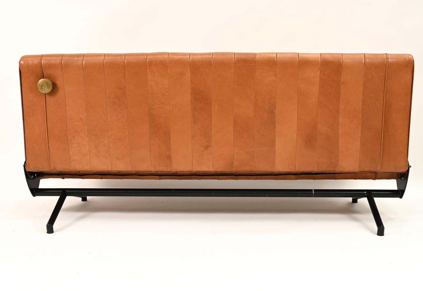 Canapé inclinable Osvaldo Borsani pour Tecno D70 en vente 9