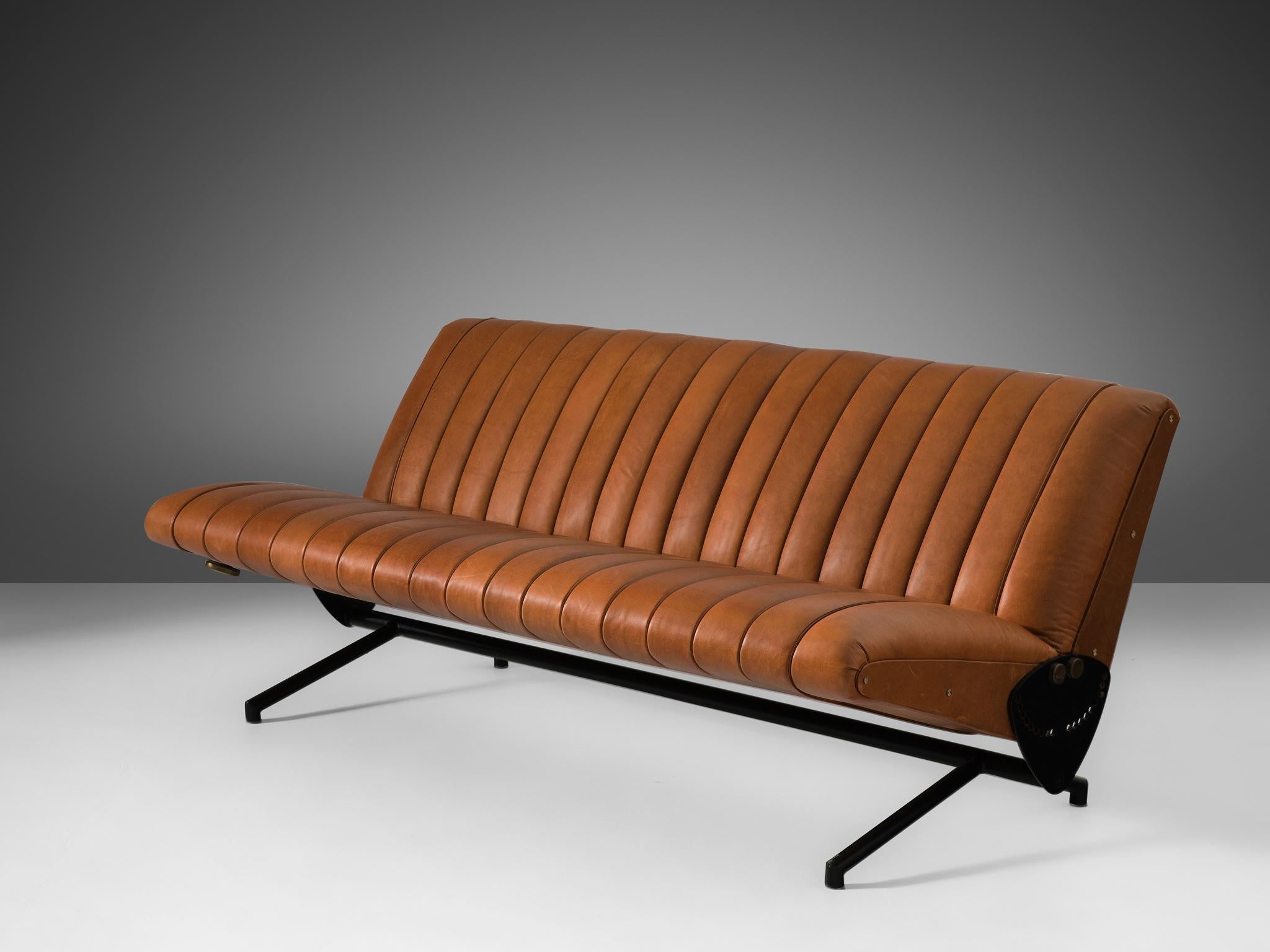 Osvaldo Borsani for Tecno, sofa, model, 'D70', steel, brass, leather, Italy, 1954

A sofa that transforms into a daybed designed by Osvaldo Borsani in 1954. Extraordinary elegance in form, and also outstanding in a technical sense. With a single