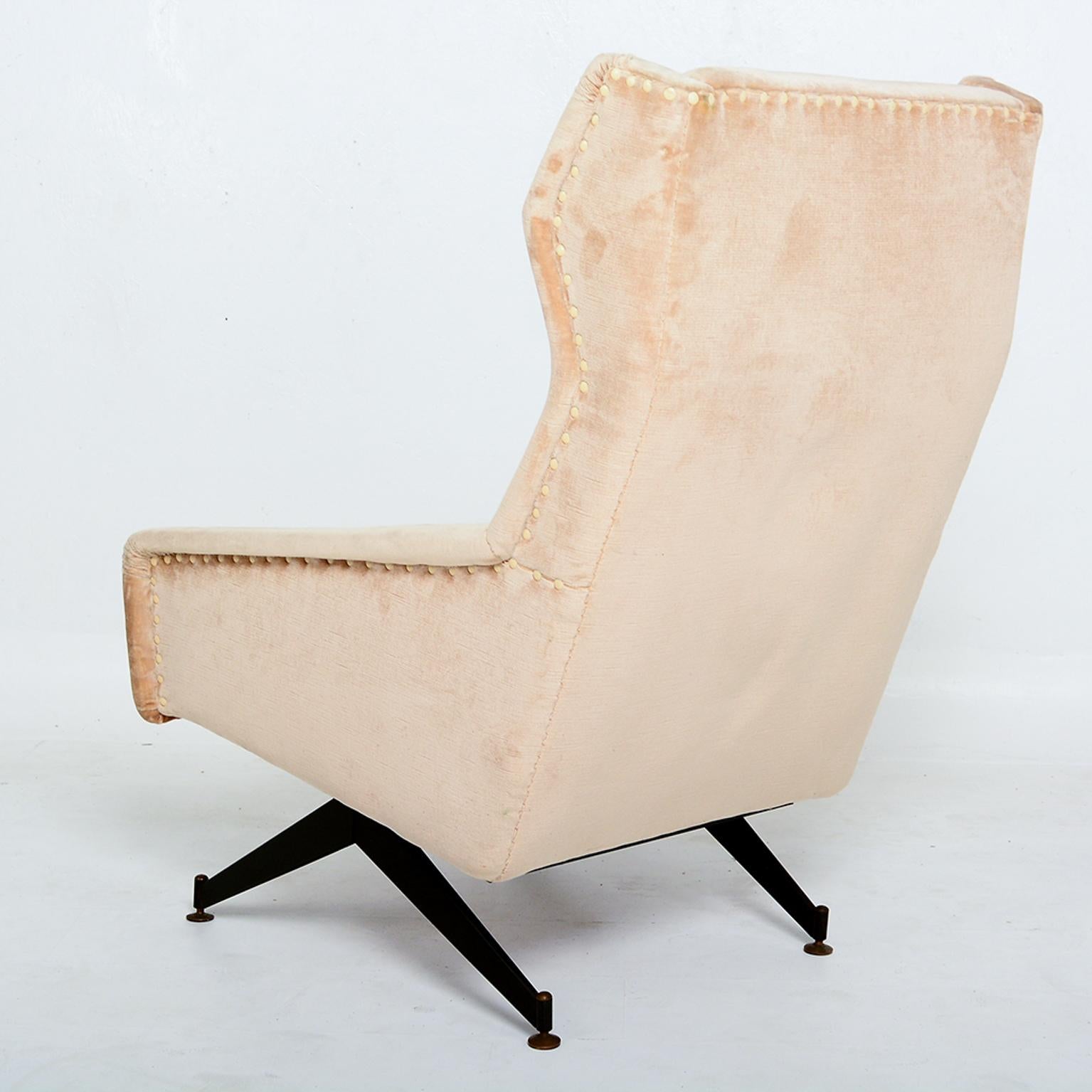 Mid-20th Century 1950s Osvaldo Borsani for Tecno 2 Modern Armchairs Italy